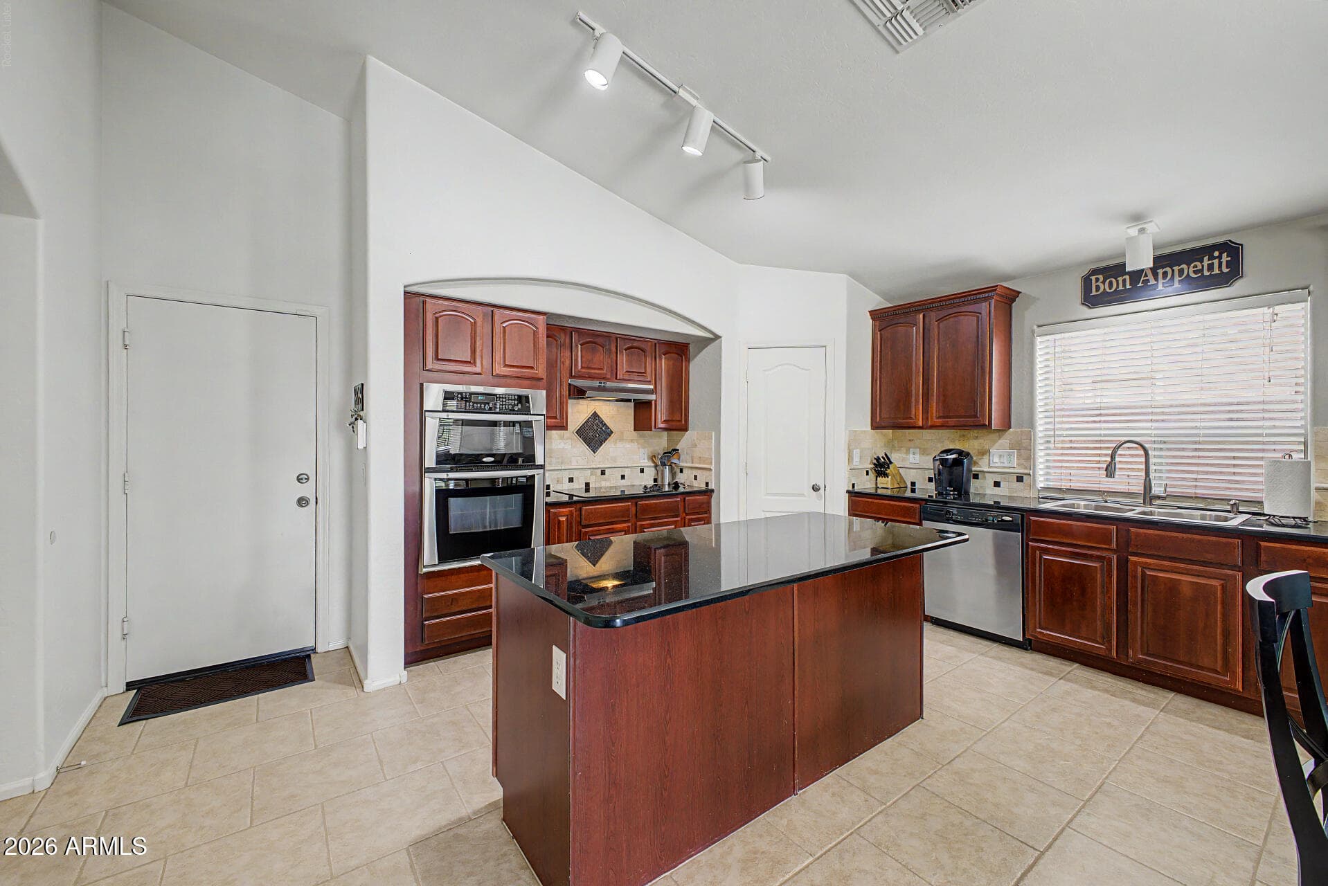 2835 E QUIET HOLLOW Lane, Phoenix, AZ 85024 — photo 13 of 41