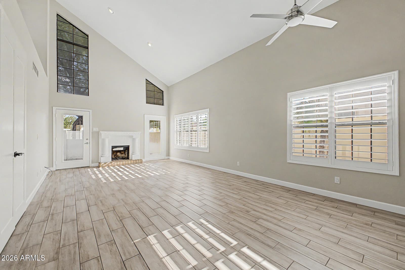 1843 E SARAH Lane, Tempe, AZ 85284 — photo 4 of 32