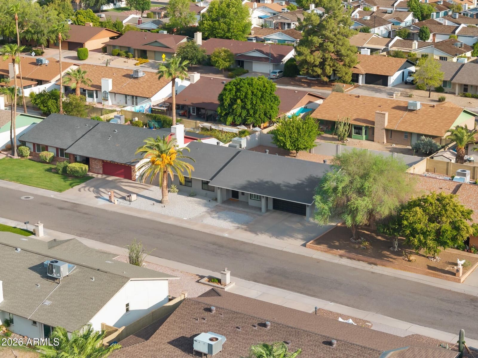 15 E ANGELA Drive, Phoenix, AZ 85022 — photo 2 of 37