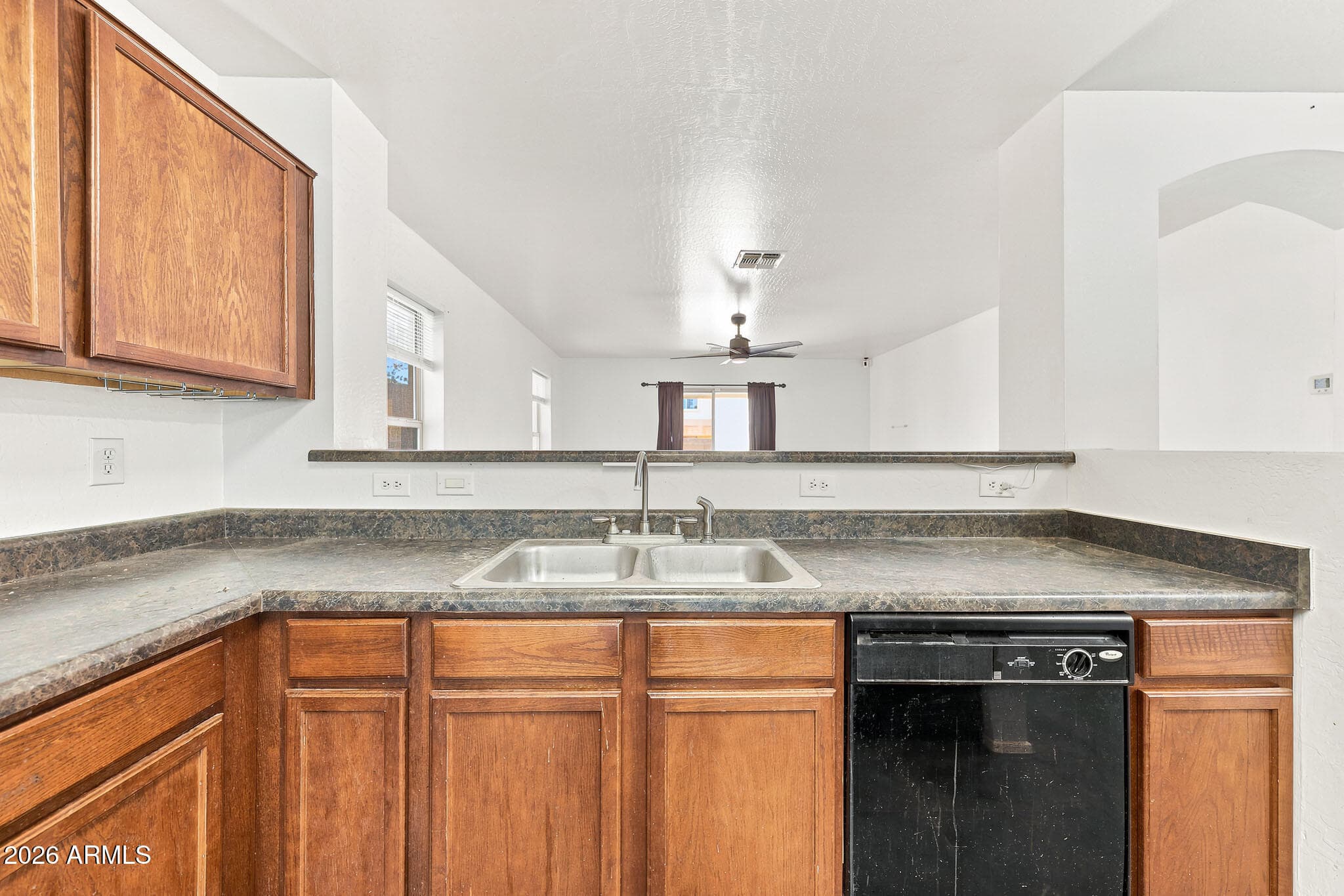 2153 W ROOSEVELT Avenue, Coolidge, AZ 85128 — photo 9 of 41