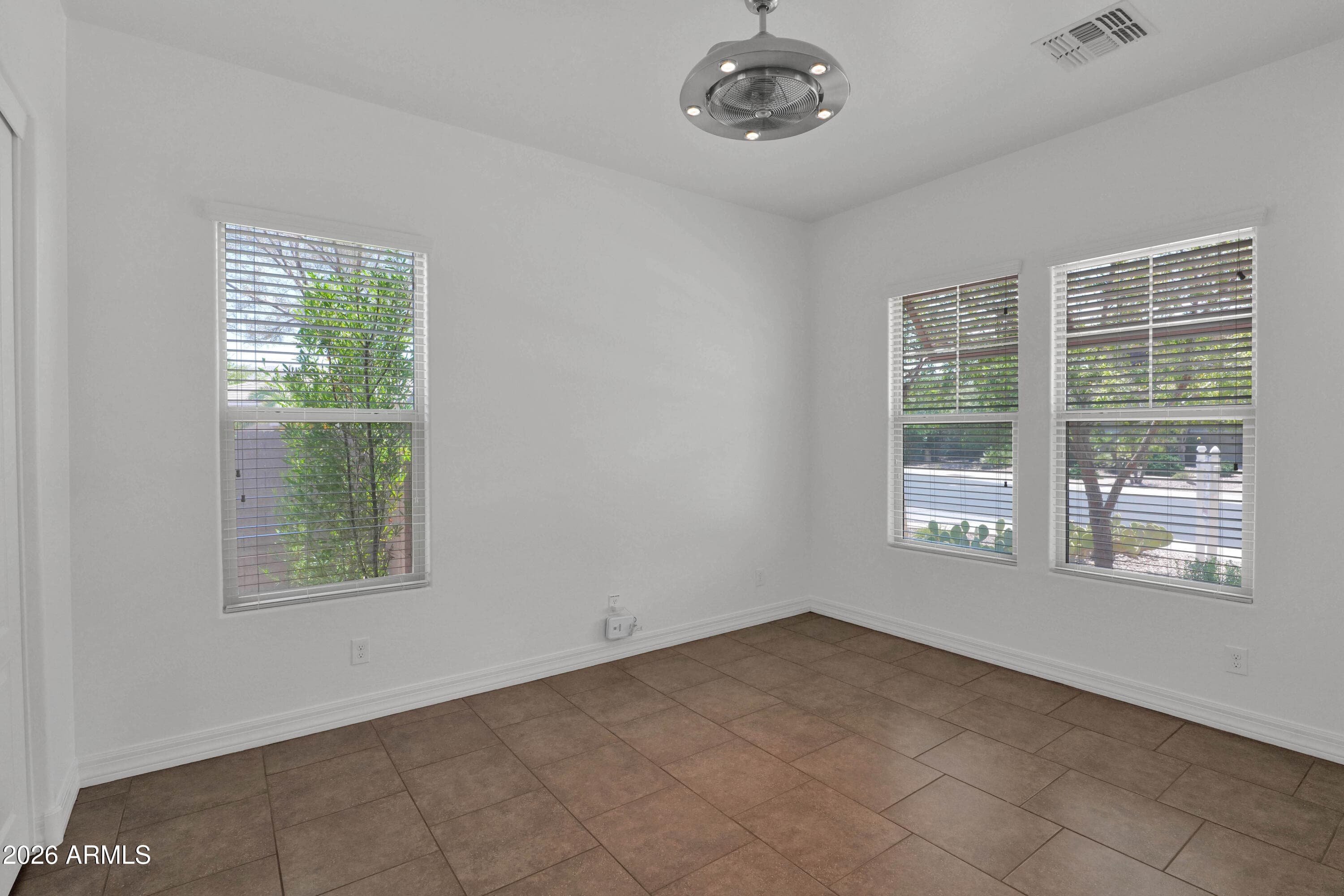 2282 E TOMAHAWK Drive, Gilbert, AZ 85298 — photo 24 of 63