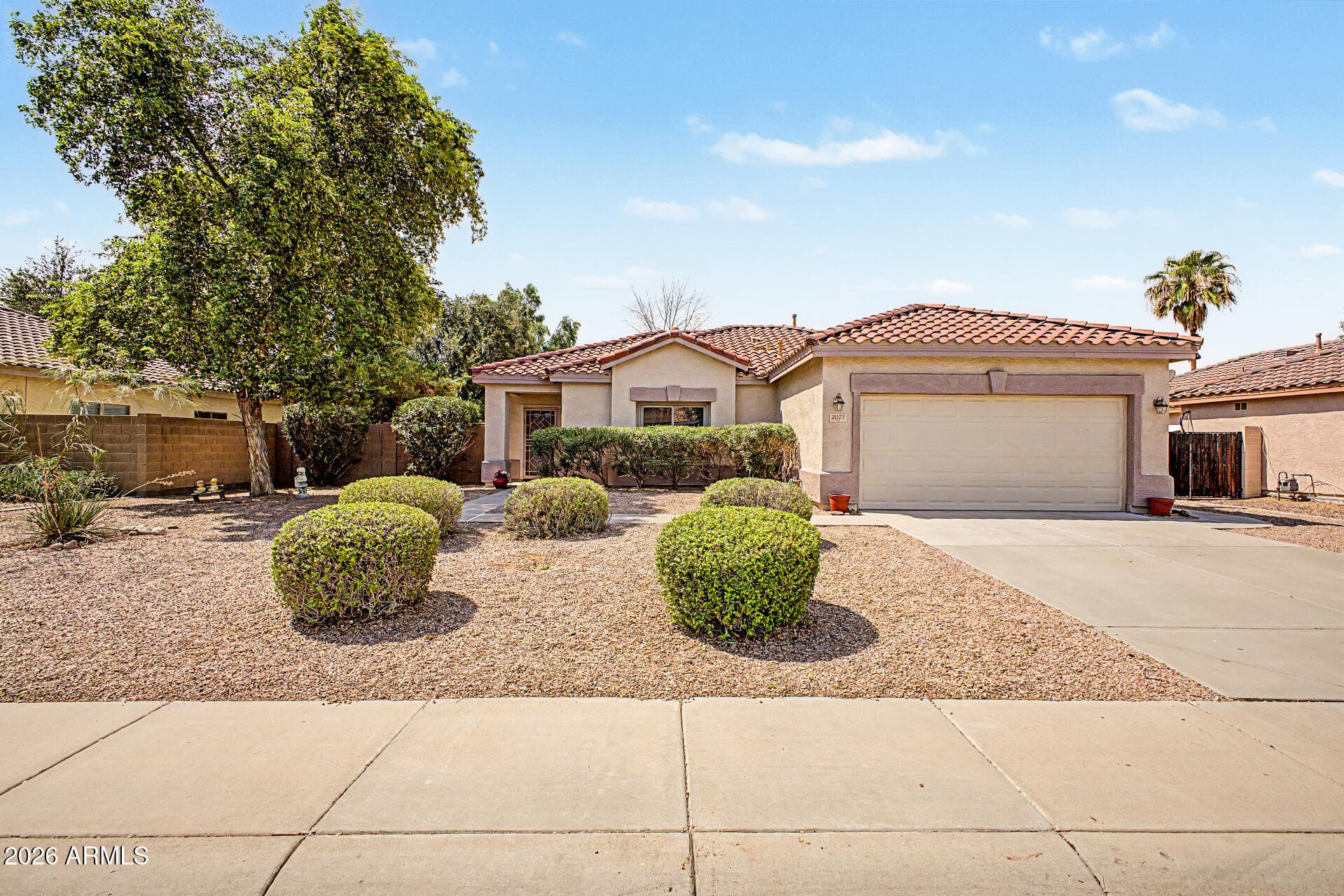 2073 E HAWKEN Way, Chandler, AZ 85286 — photo 3 of 37