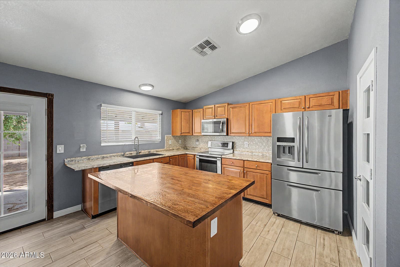 4226 N 109th Drive, Phoenix, AZ 85037 — photo 6 of 33