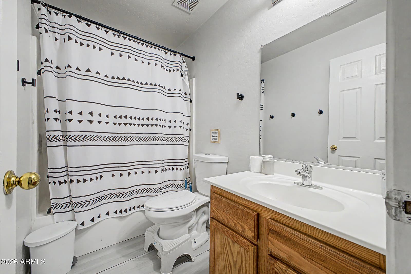 3243 W JESSICA Lane, Phoenix, AZ 85041 — photo 13 of 16