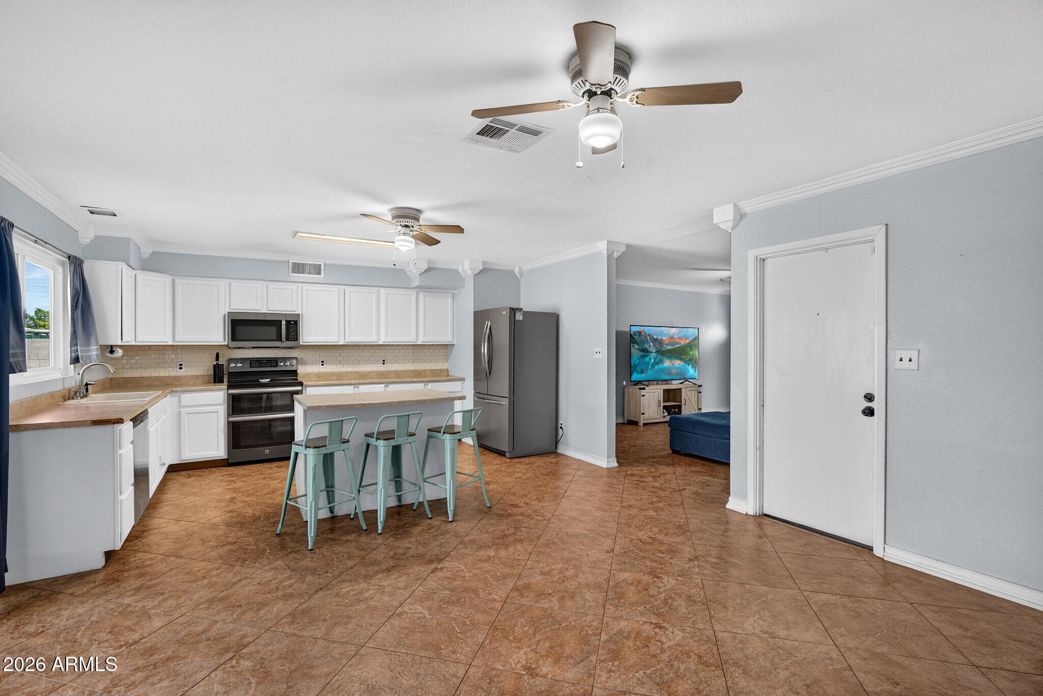 3147 S ALTA VISTA Circle, Mesa, AZ 85202 — photo 4 of 21