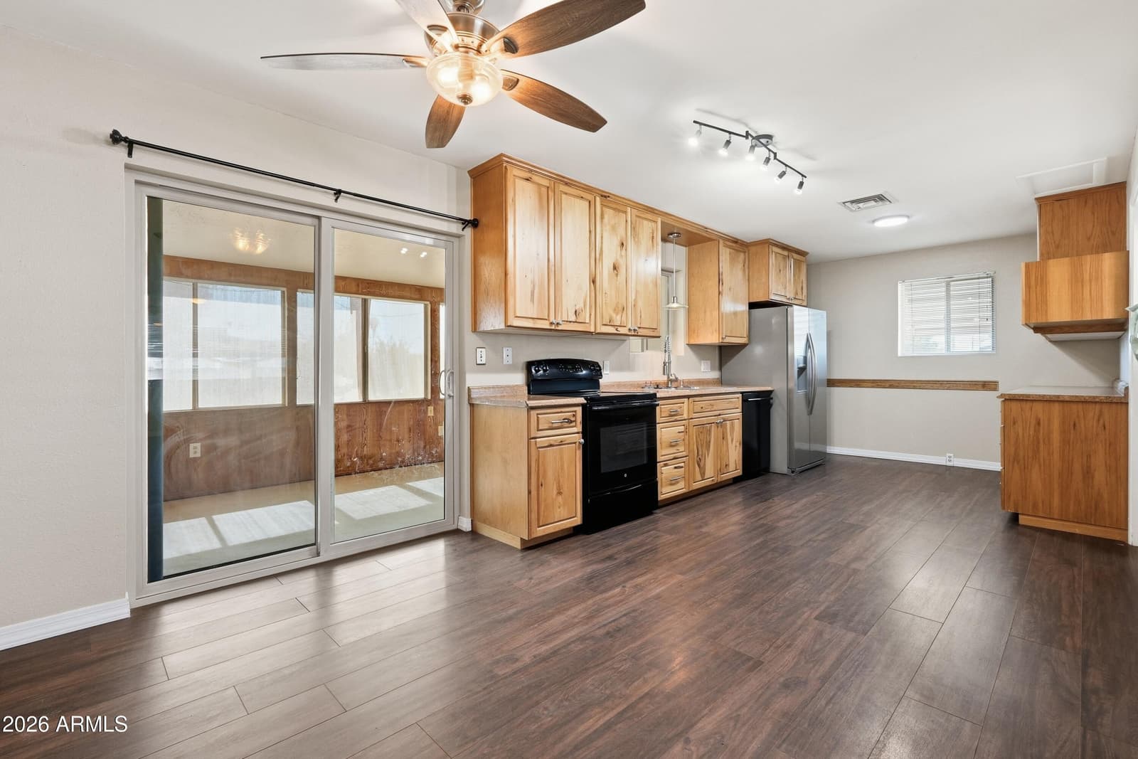 1281 S DELAWARE Drive, Apache Junction, AZ 85120 — photo 5 of 17