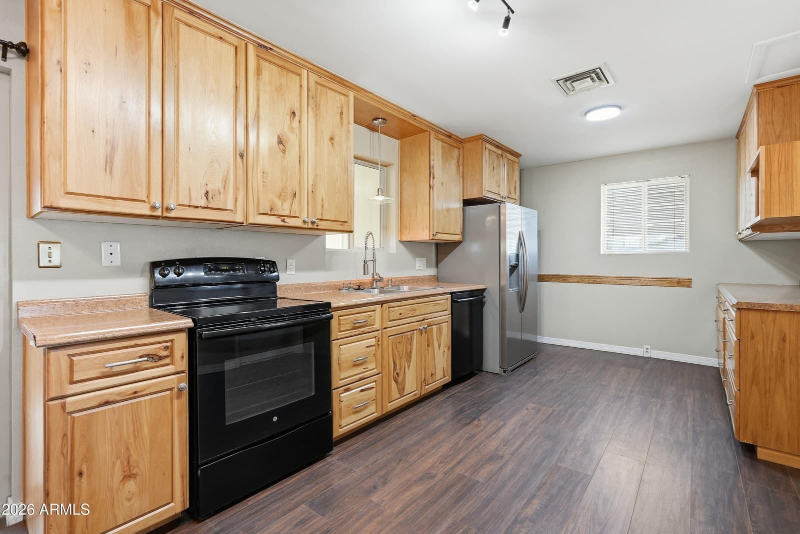 1281 S DELAWARE Drive, Apache Junction, AZ 85120 — photo 3 of 17