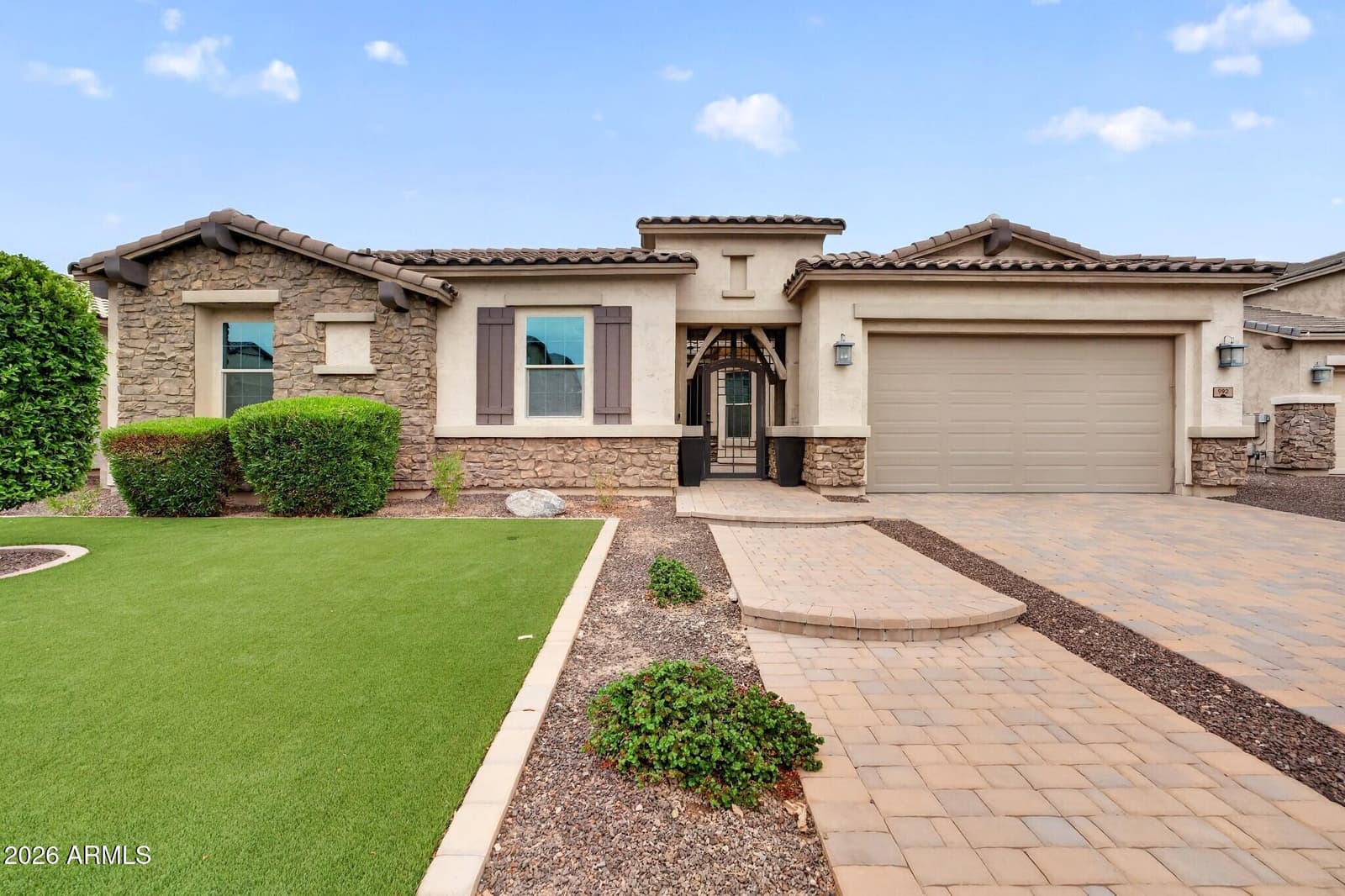 992 E PARKVIEW Drive, Gilbert, AZ 85295 — photo 9 of 67