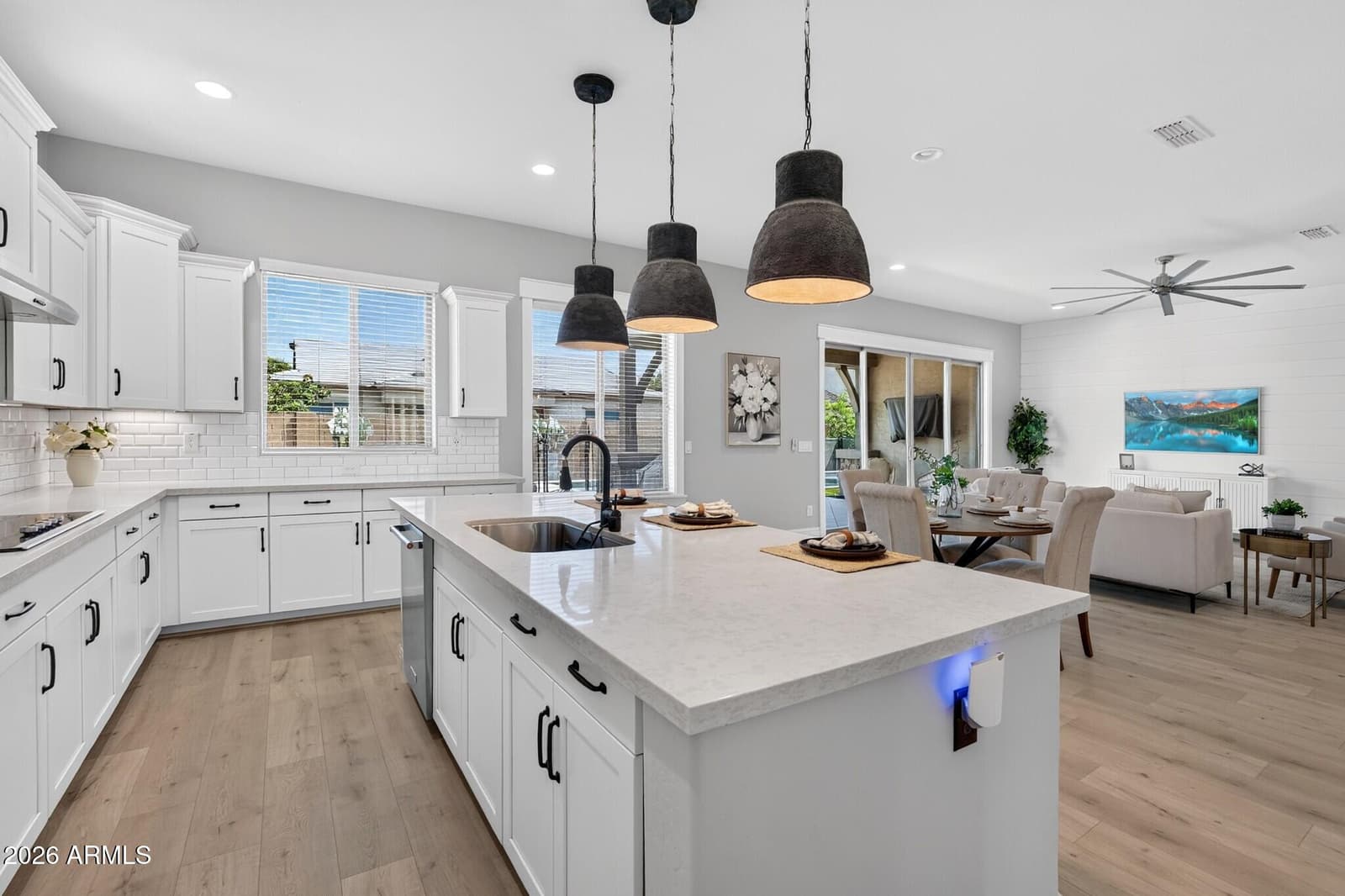992 E PARKVIEW Drive, Gilbert, AZ 85295 — photo 19 of 67