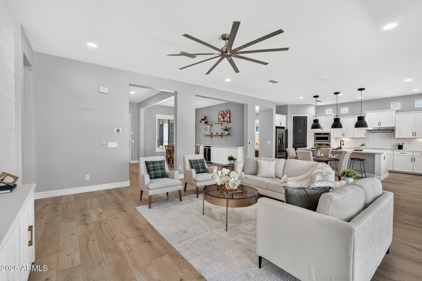 992 E PARKVIEW Drive, Gilbert, AZ 85295 — photo 13 of 67