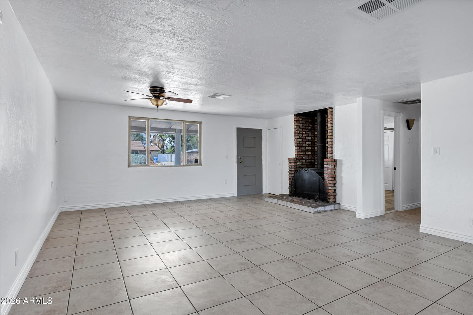 3235 E Sunnyside Lane, Phoenix, AZ 85032 — photo 4 of 34