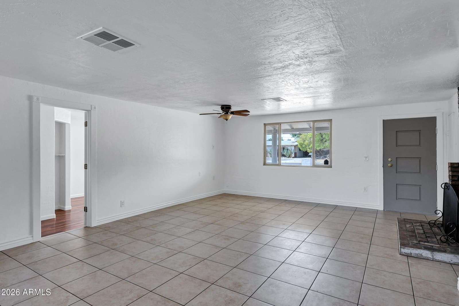 3235 E Sunnyside Lane, Phoenix, AZ 85032 — photo 7 of 34
