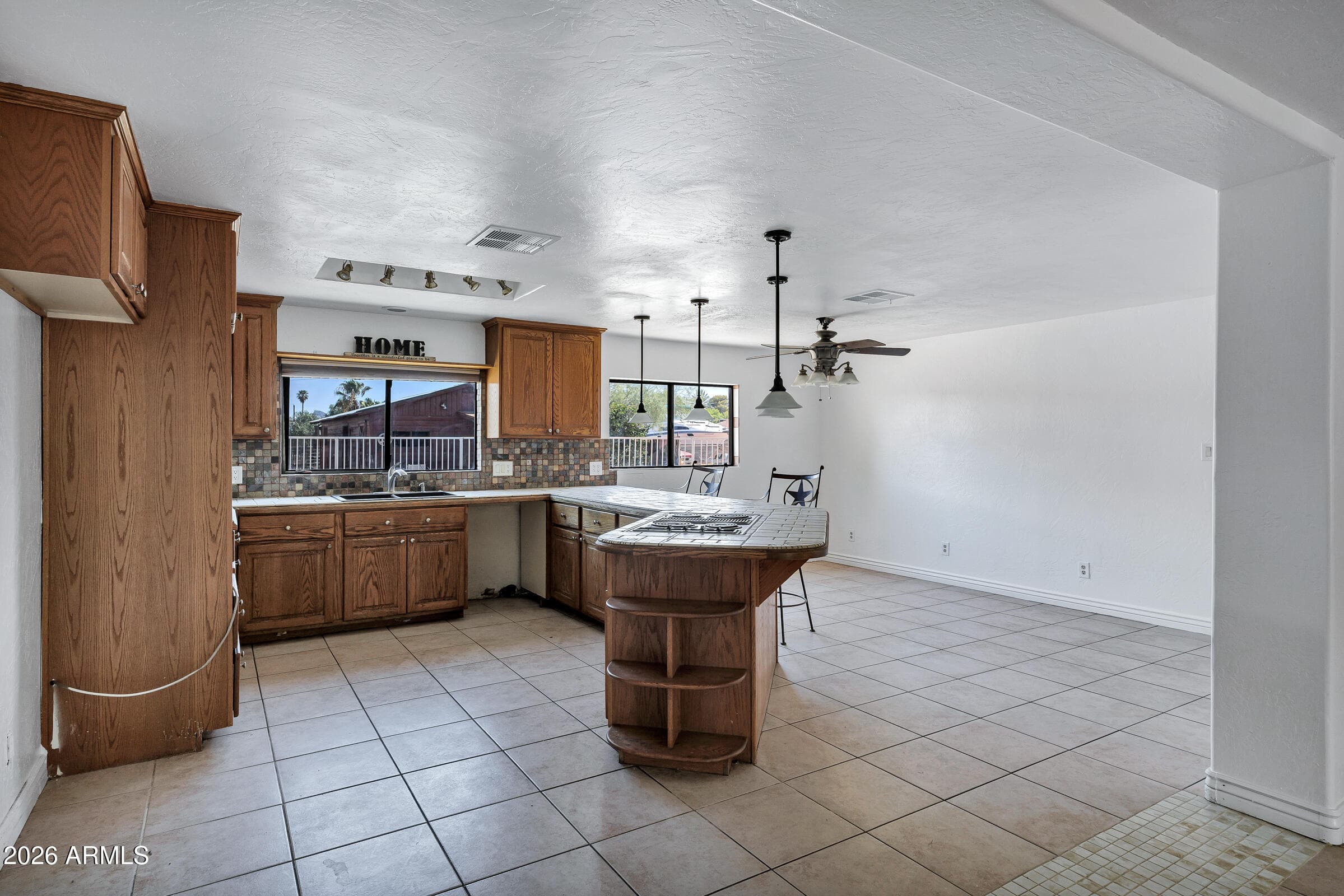 3235 E SUNNYSIDE Lane E, Phoenix, AZ 85032 — photo 8 of 34