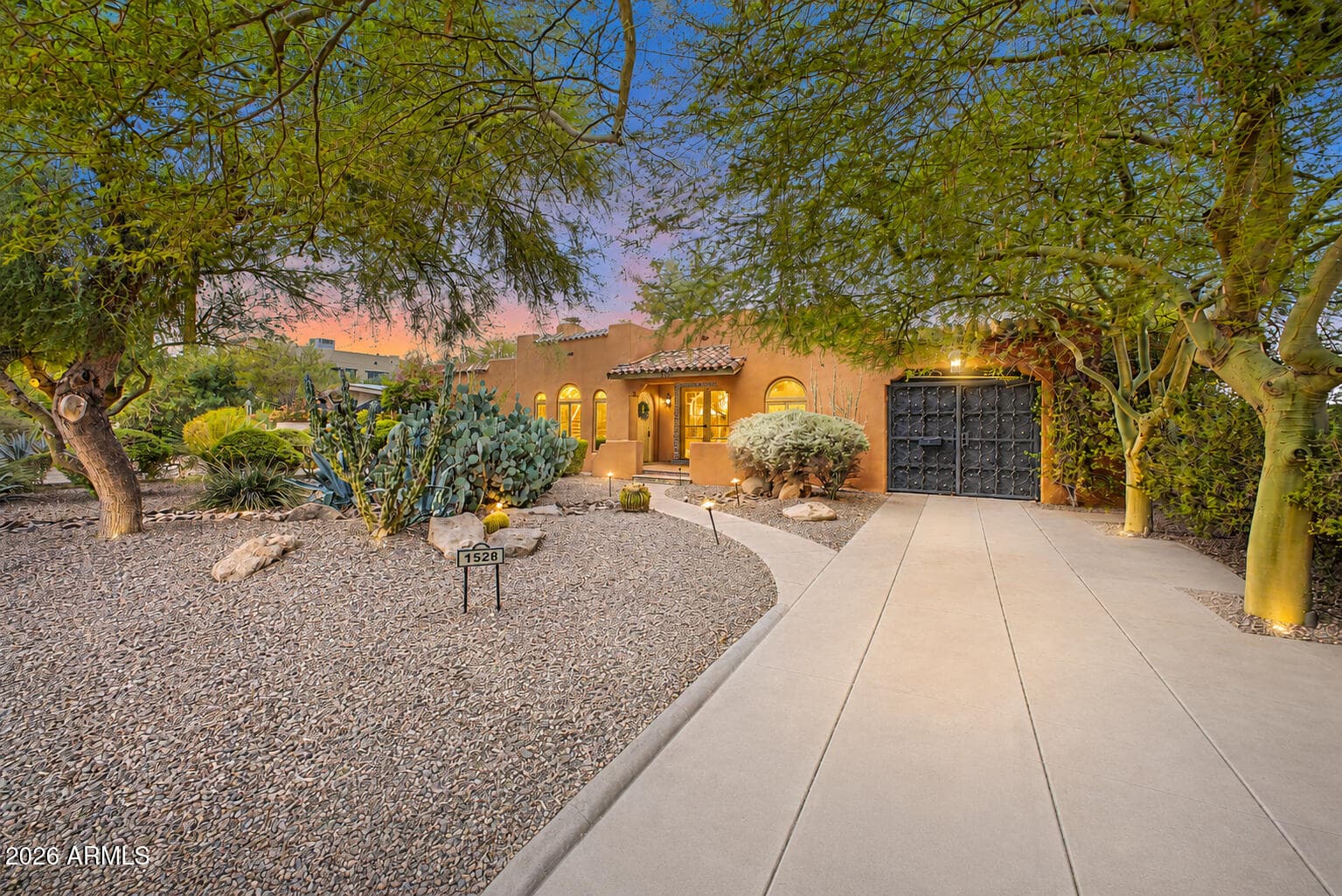 1528 E CORONADO Road, Phoenix, AZ 85006 — photo 2 of 41