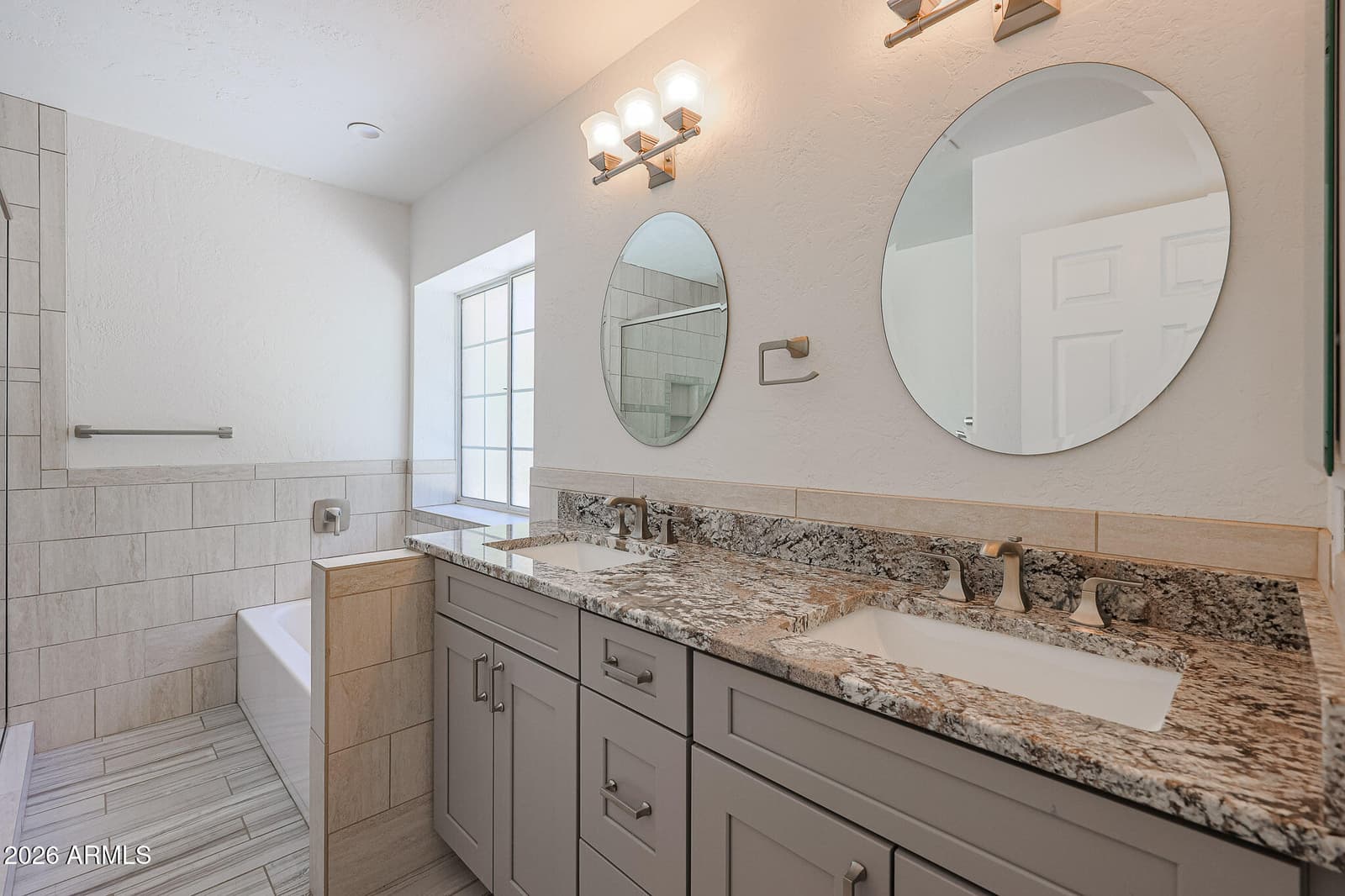 5542 W NORTHWOOD Drive, Glendale, AZ 85310 — photo 17 of 40