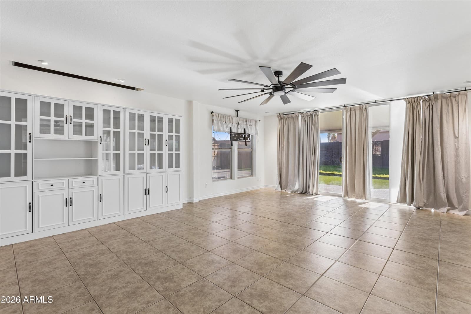 18100 N CATHERINE Drive, Surprise, AZ 85374 — photo 6 of 46