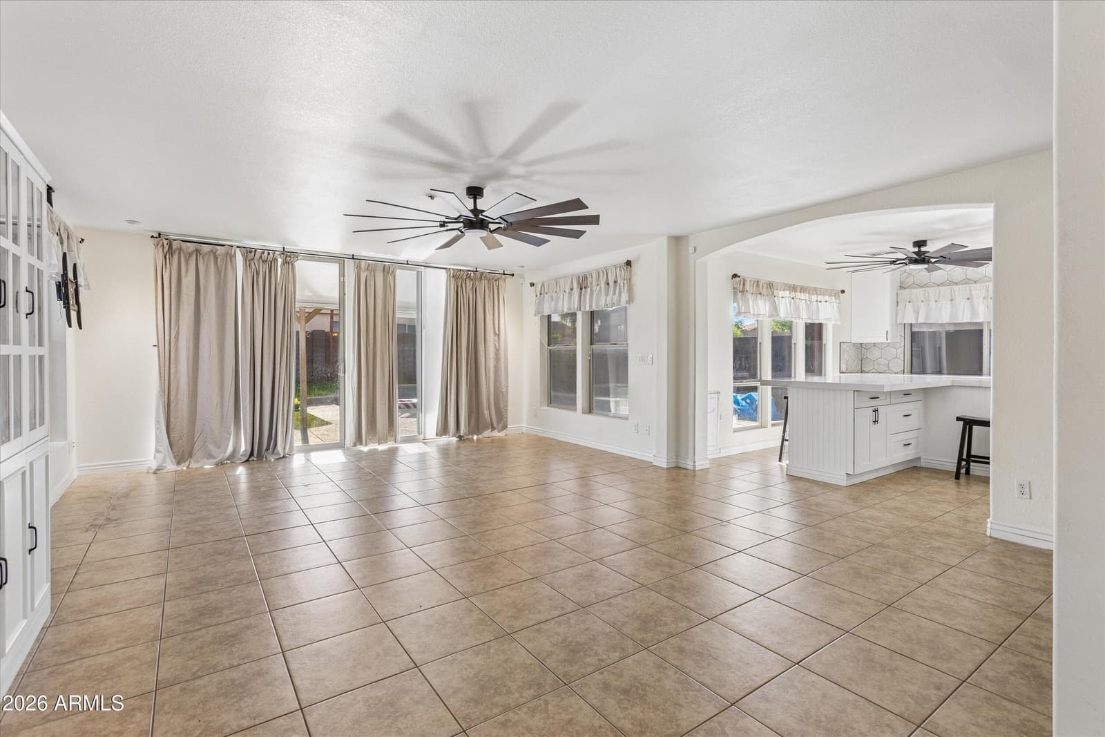 18100 N CATHERINE Drive, Surprise, AZ 85374 — photo 7 of 46