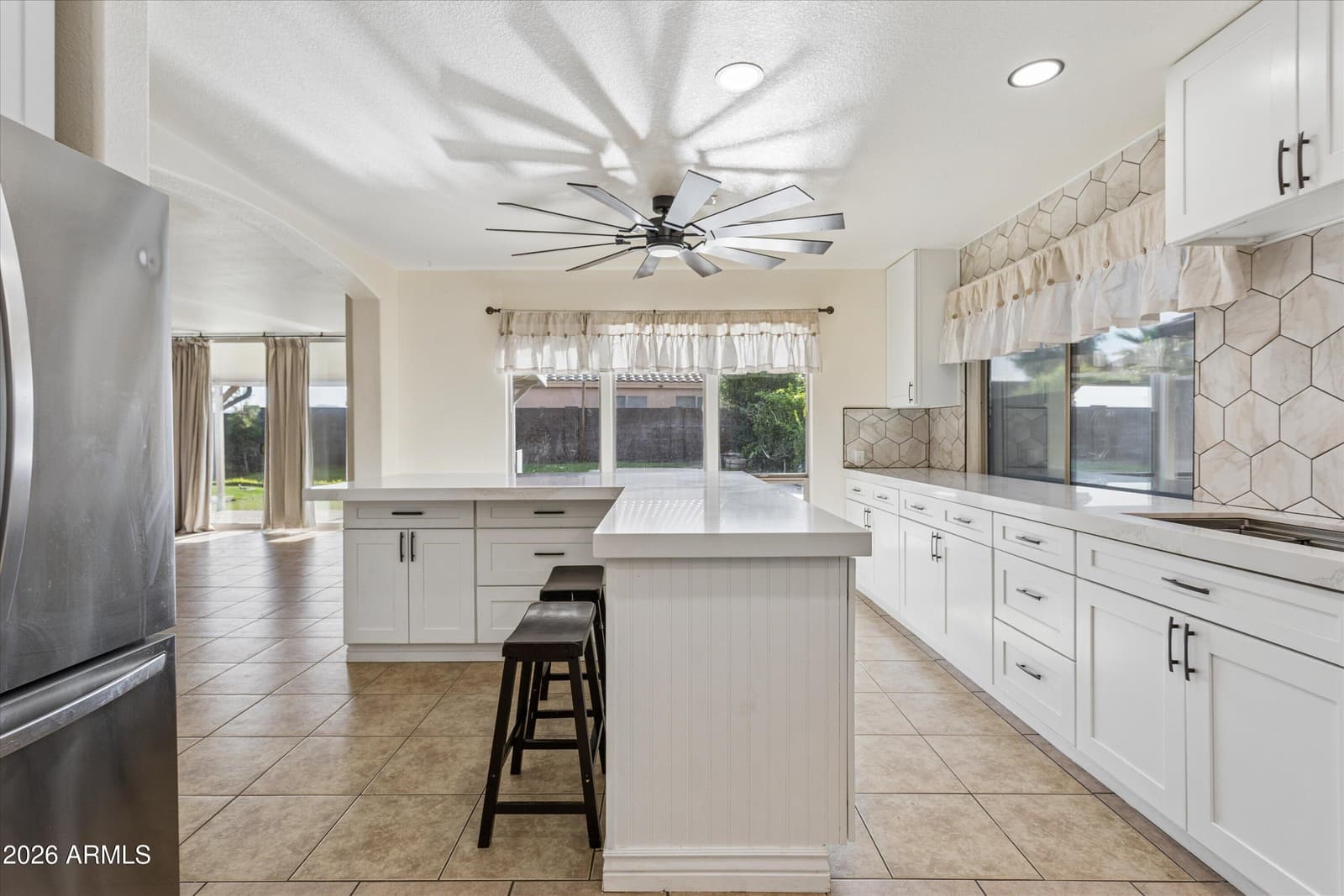 18100 N CATHERINE Drive, Surprise, AZ 85374 — photo 9 of 46