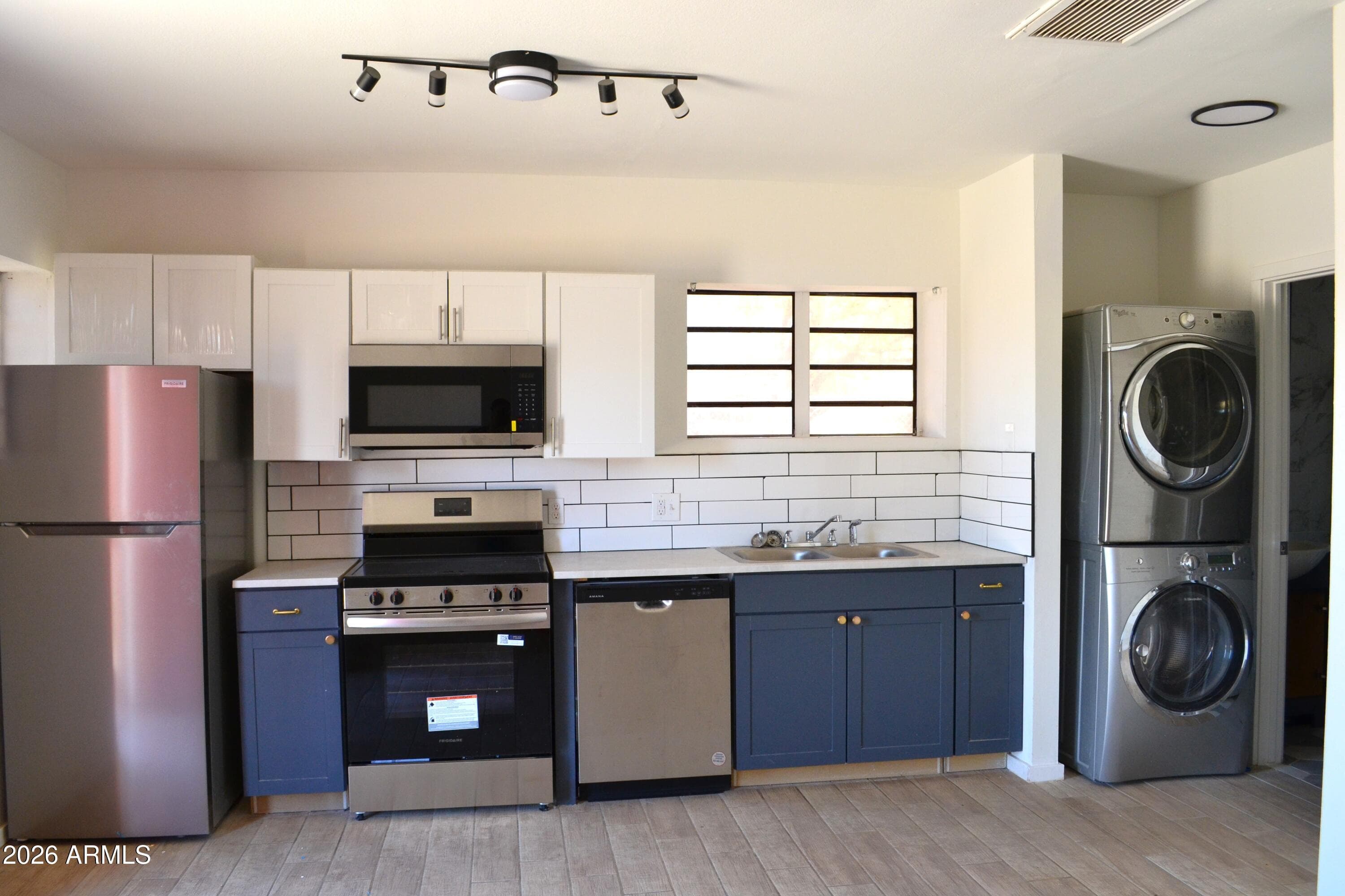 711 E 4TH Street, Casa Grande, AZ 85122 — photo 3 of 19