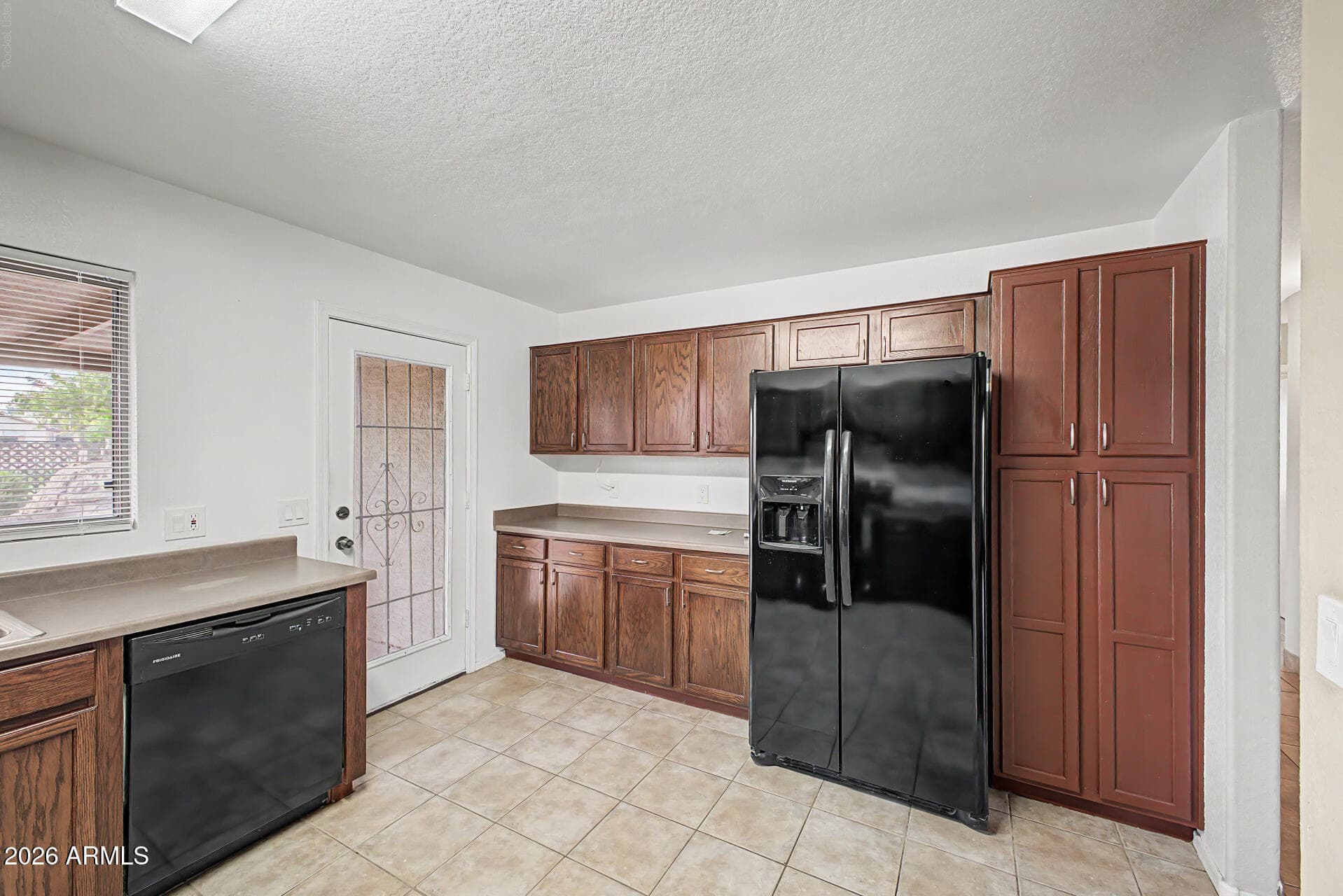 966 E GRAHAM Lane, Apache Junction, AZ 85119 — photo 13 of 35