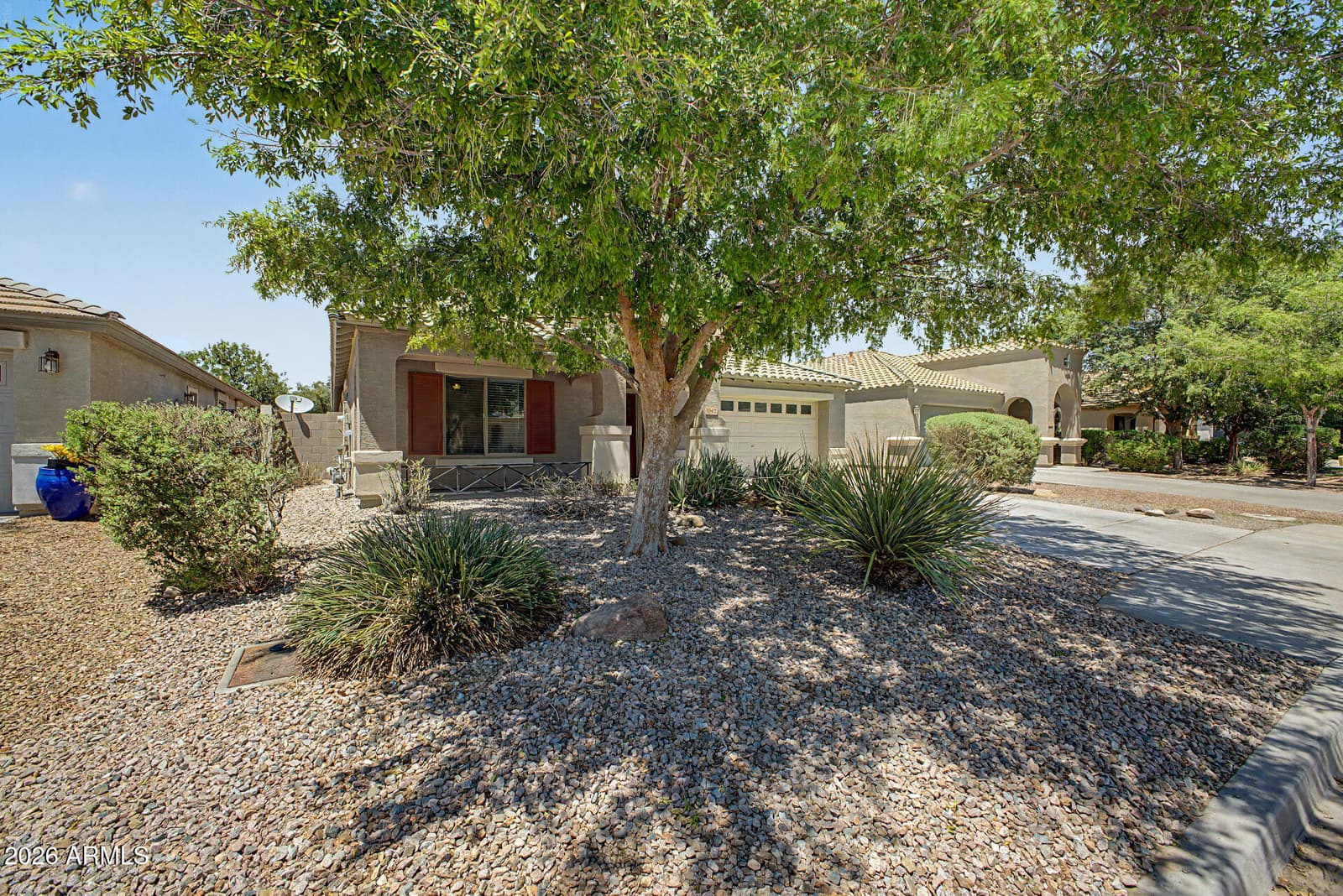 1362 E ANGELINE Avenue, San Tan Valley, AZ 85140 — photo 3 of 38