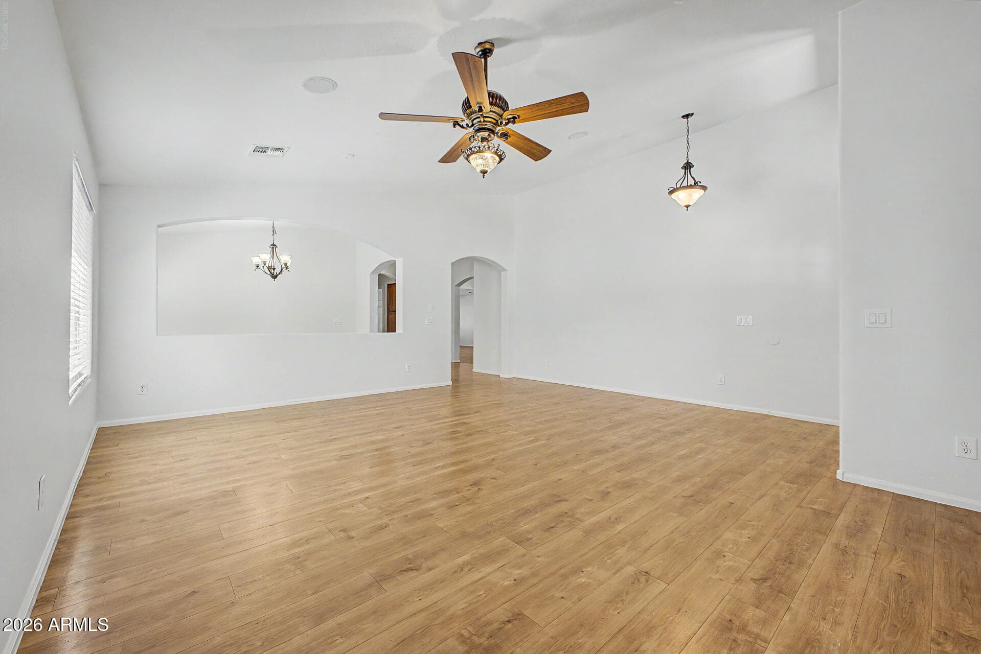 1362 E ANGELINE Avenue, San Tan Valley, AZ 85140 — photo 6 of 38