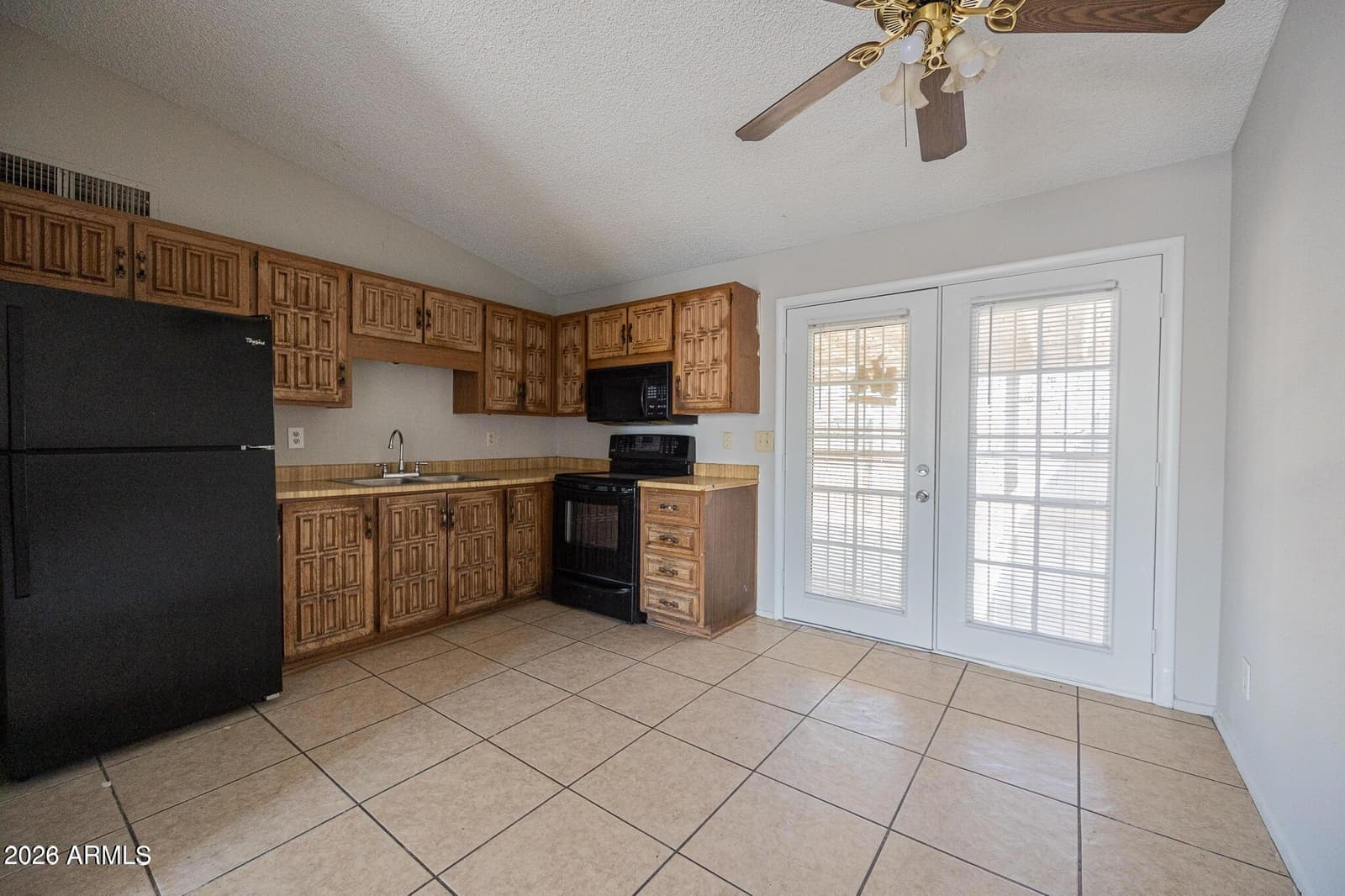 3645 N 69TH Avenue 15, Phoenix, AZ 85033 — photo 4 of 20