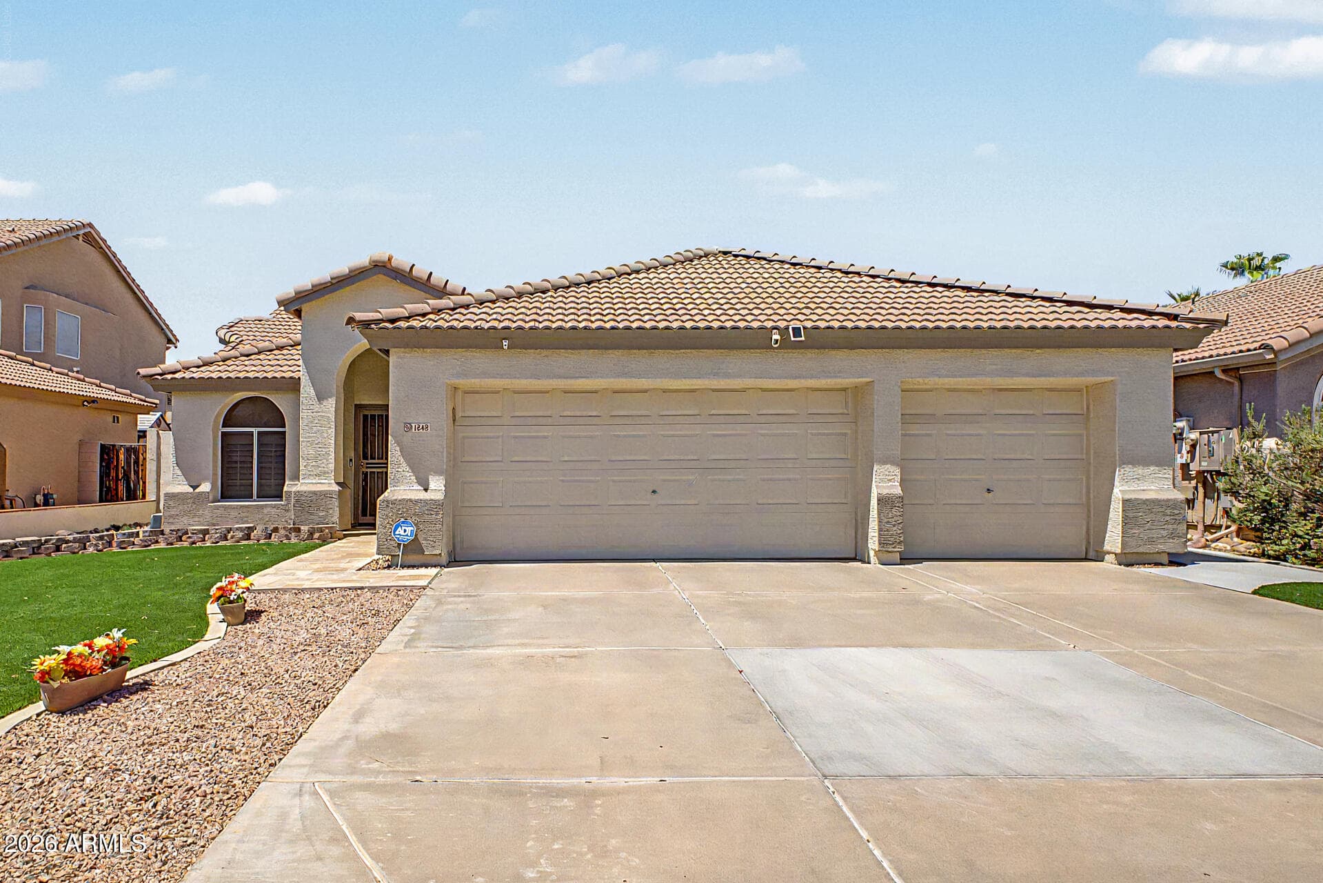 1848 E SARATOGA Street, Gilbert, AZ 85296 — photo 1 of 32