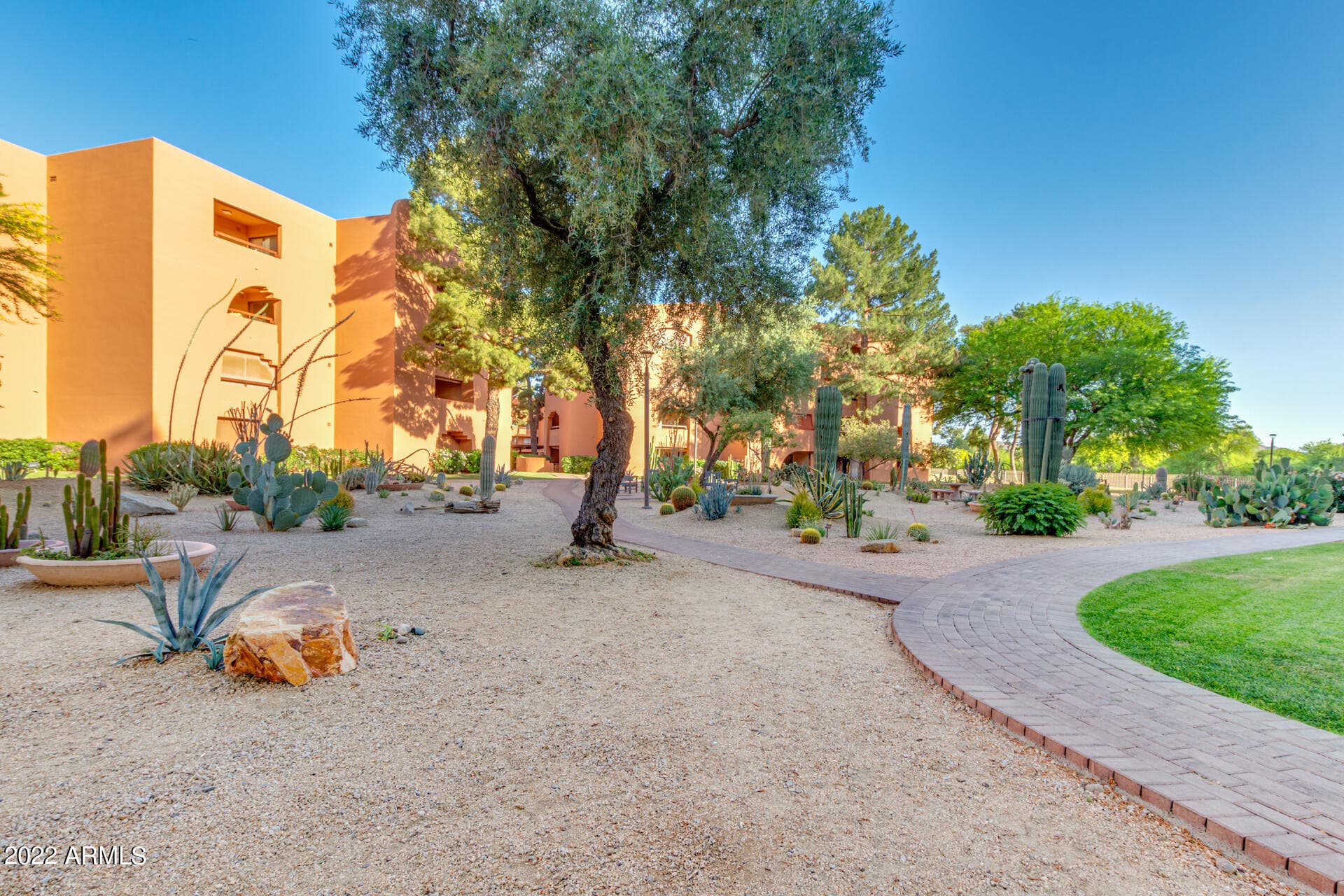 12212 N PARADISE VILLAGE Parkway S 318, Phoenix, AZ 85032 — photo 39 of 56