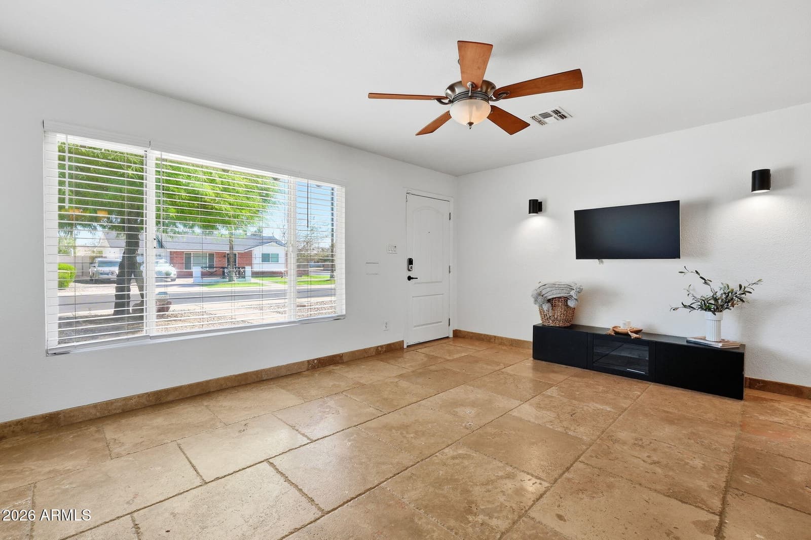 8702 E SHERIDAN Street, Scottsdale, AZ 85257 — photo 4 of 43