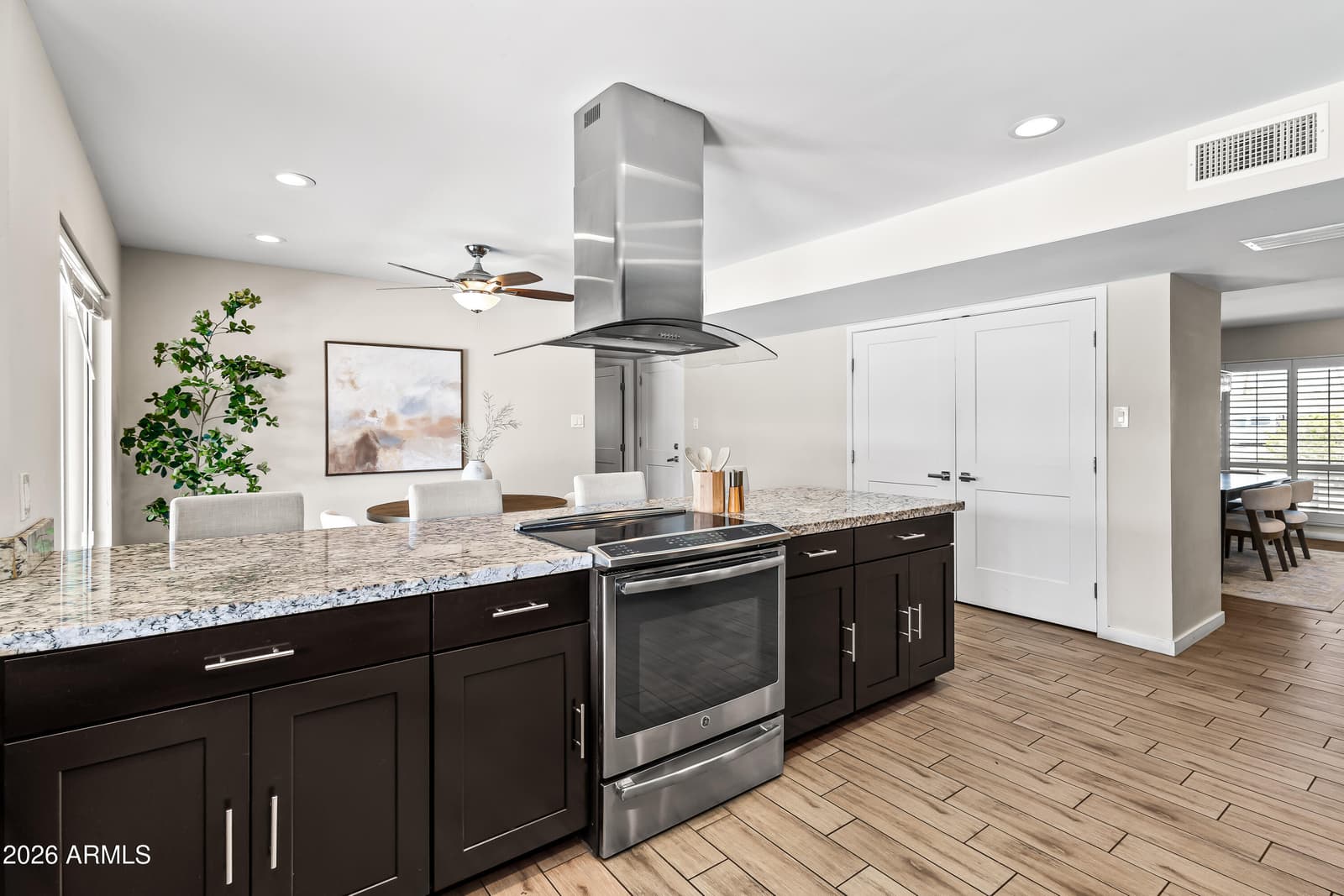 8918 N 80TH Place, Scottsdale, AZ 85258 — photo 11 of 36