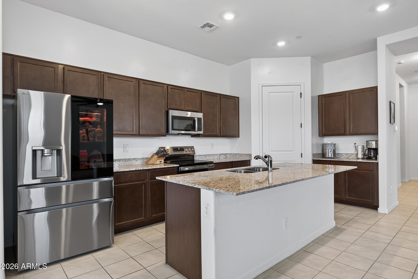 2834 N 214TH Avenue, Buckeye, AZ 85396 — photo 3 of 58