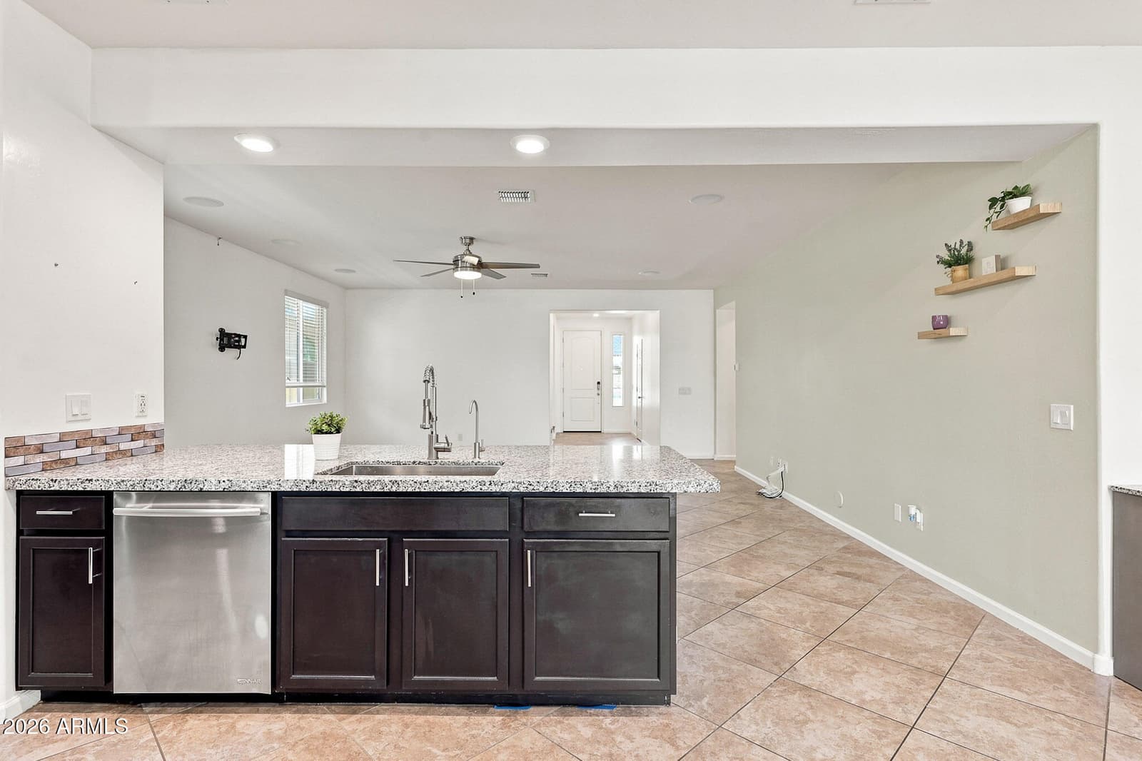 6825 N 130TH Drive, Glendale, AZ 85307 — photo 12 of 36