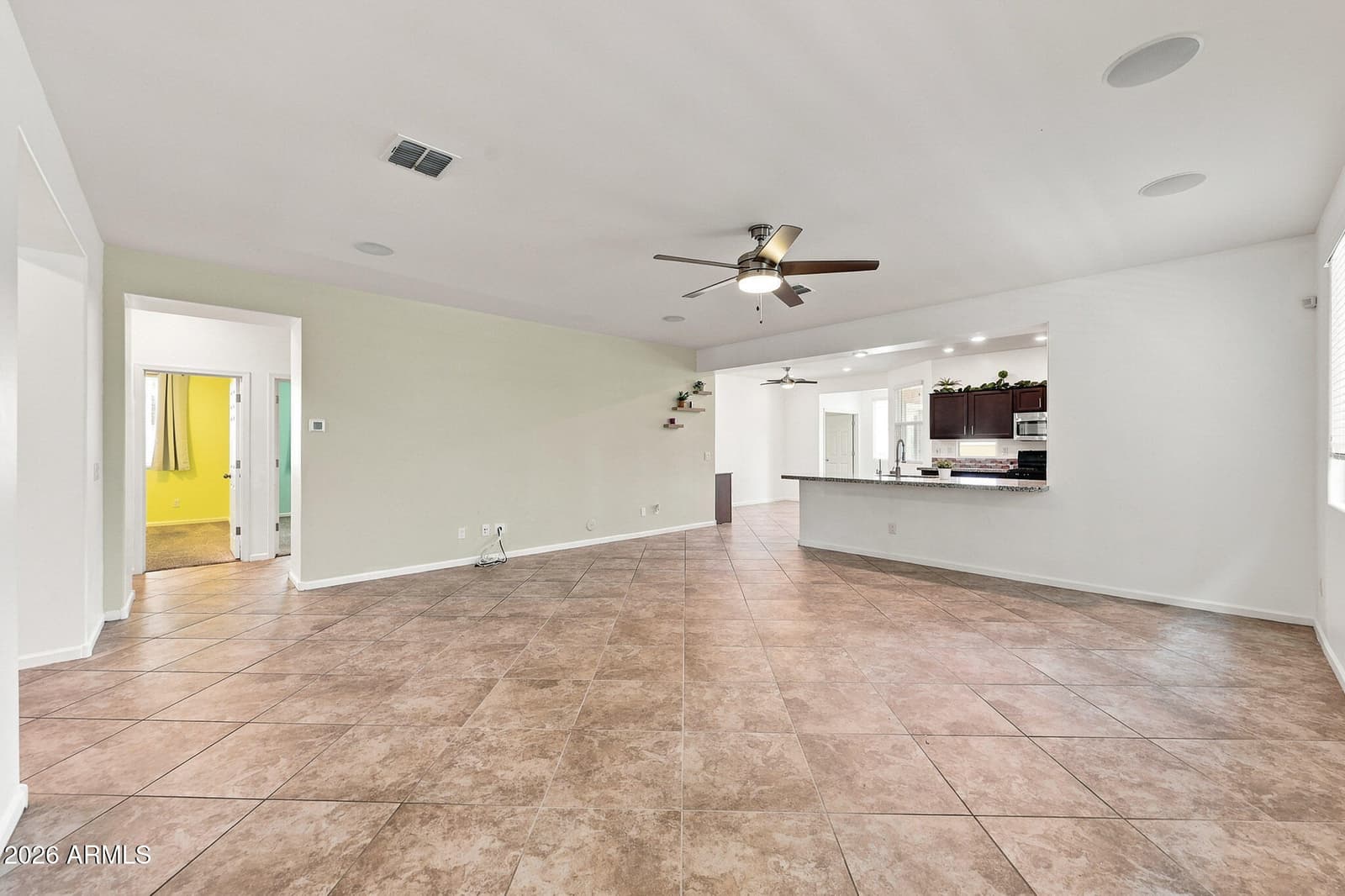 6825 N 130TH Drive, Glendale, AZ 85307 — photo 6 of 36