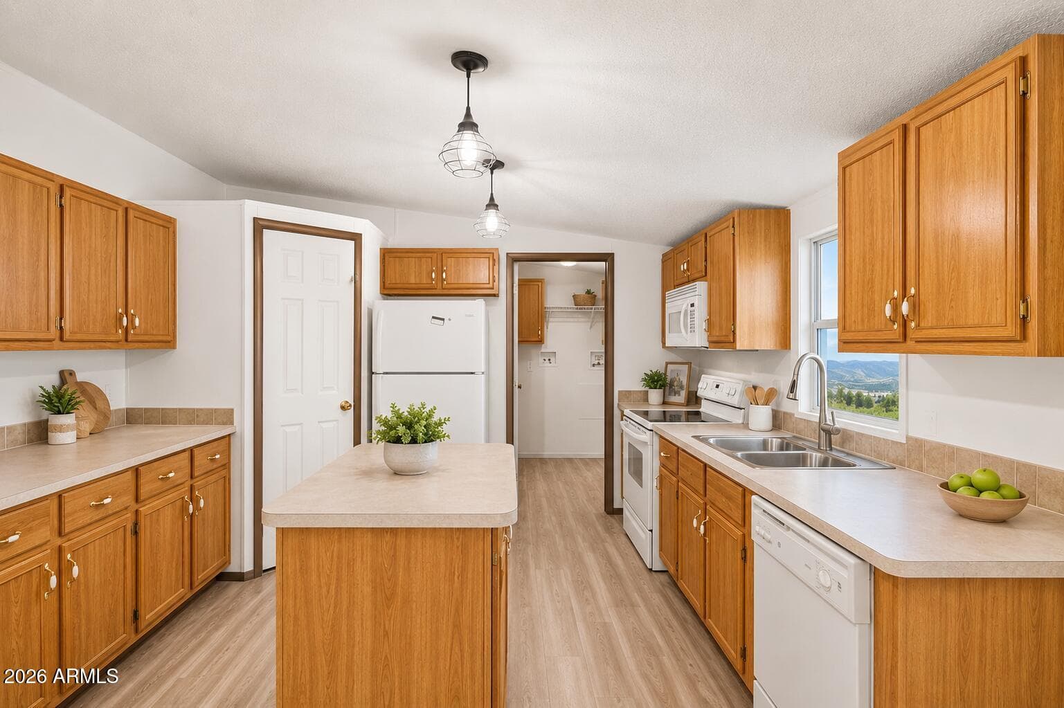 233 E MICHELLE Drive, Phoenix, AZ 85022 — photo 4 of 46