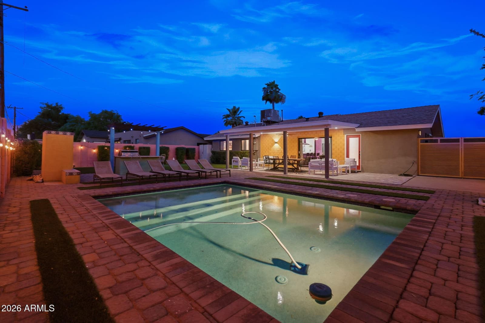 8426 E SHERIDAN Street, Scottsdale, AZ 85257 — photo 9 of 55