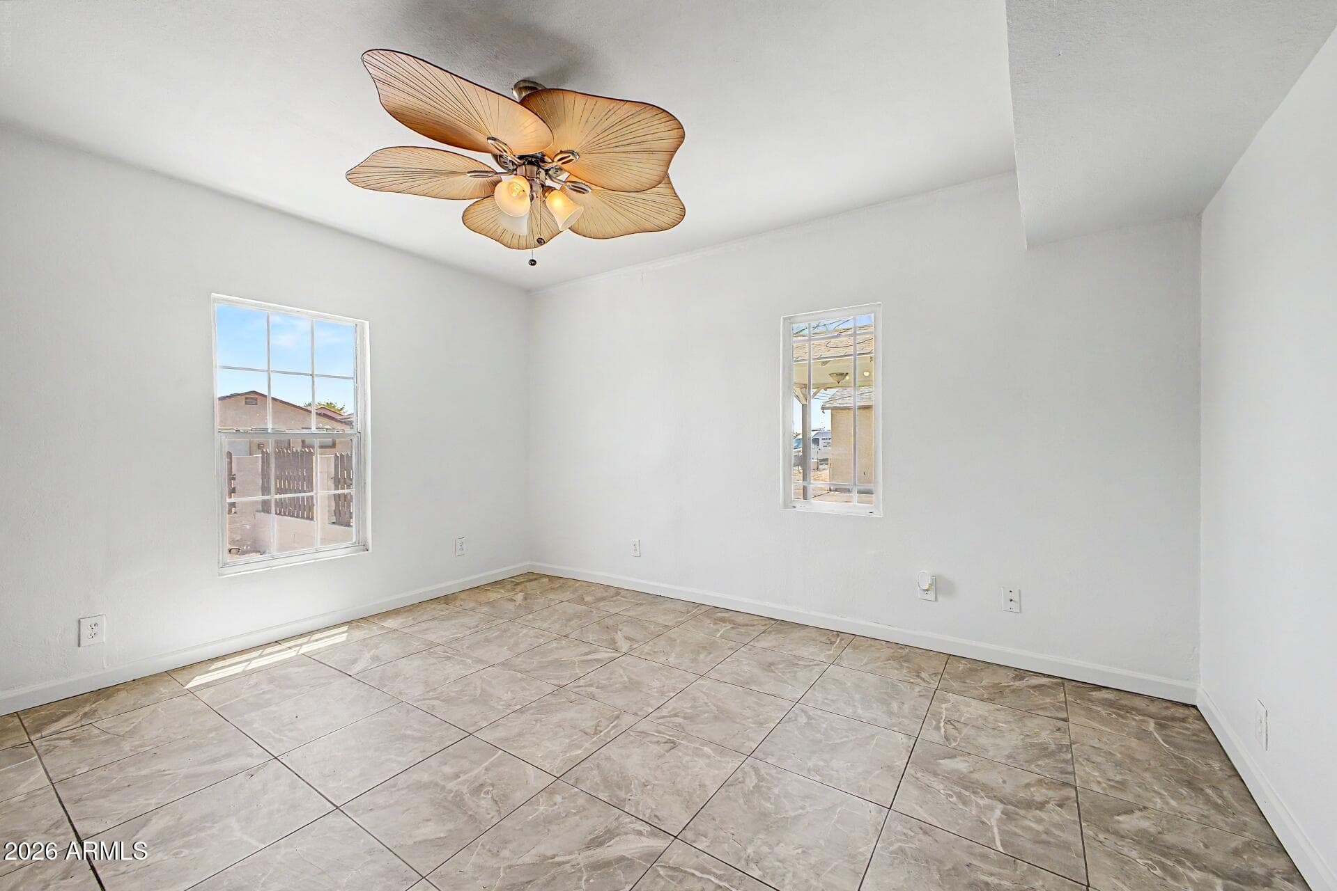 1010 E CHIPMAN Road, Phoenix, AZ 85040 — photo 10 of 25