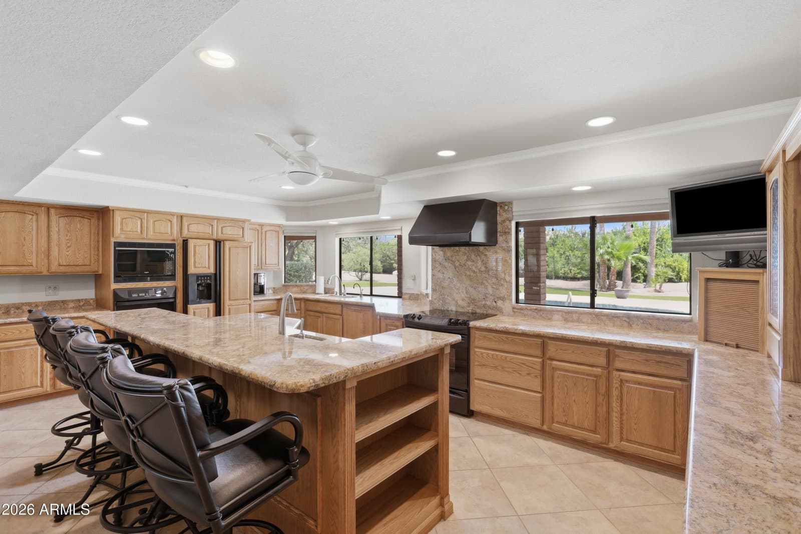 13233 N 80TH Place, Scottsdale, AZ 85260 — photo 10 of 39
