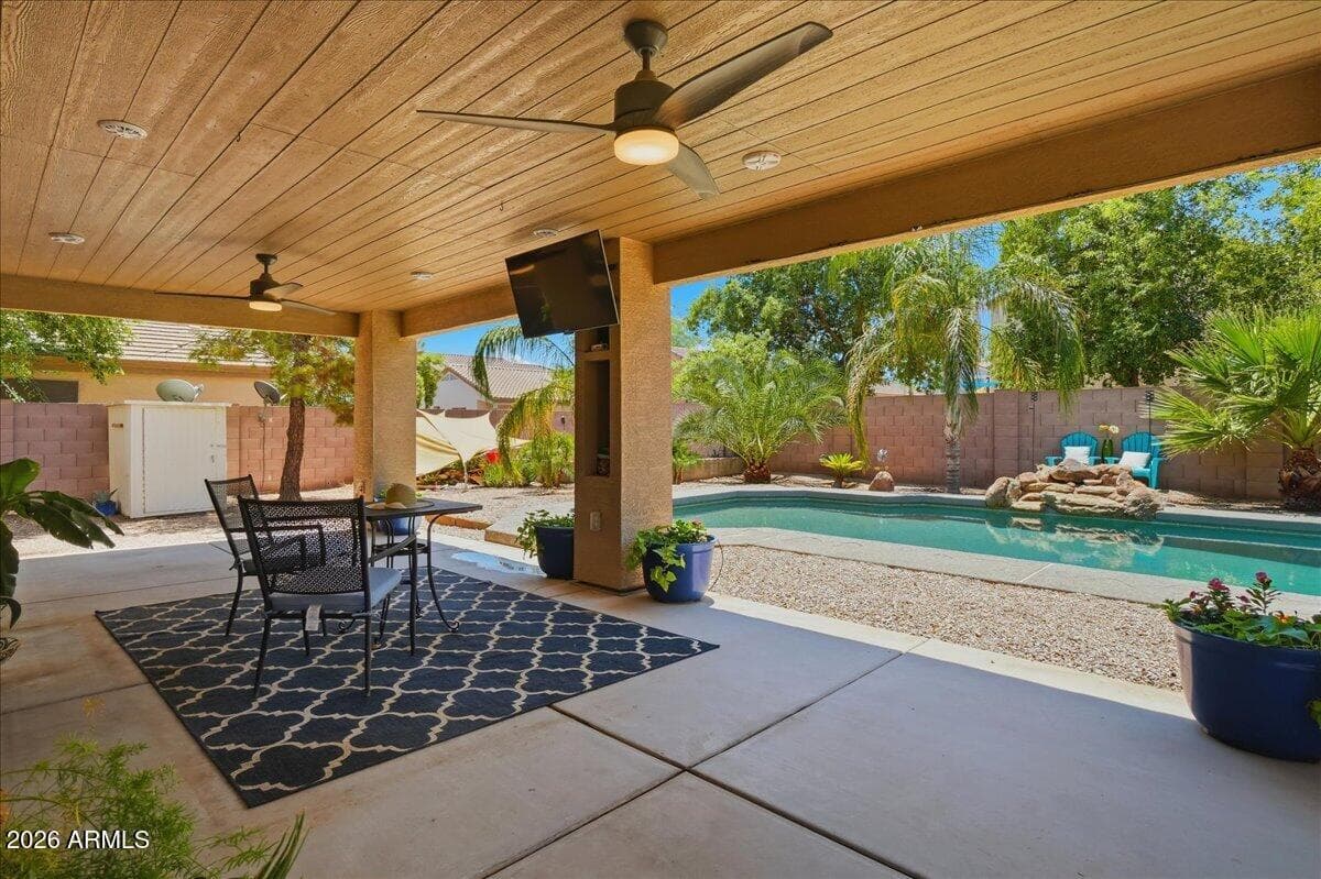 2469 W HAYDEN PEAK Drive, San Tan Valley, AZ 85144