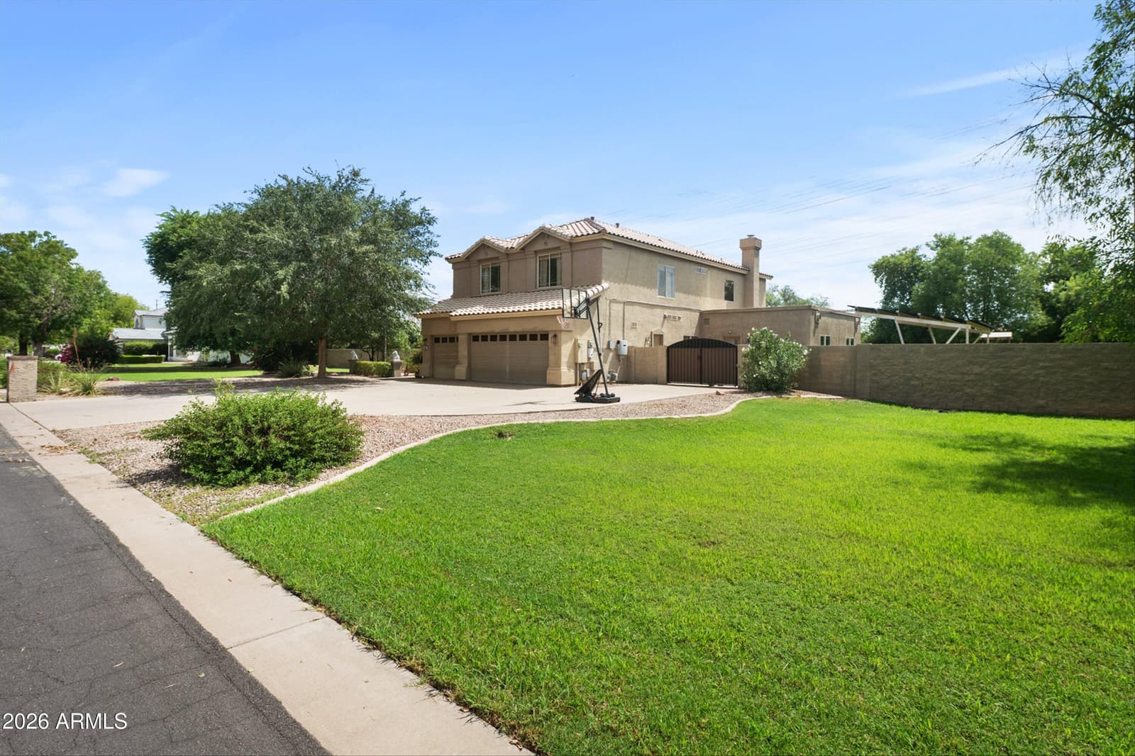 241 S Equestrian Court, Gilbert, AZ 85296 — photo 4 of 82