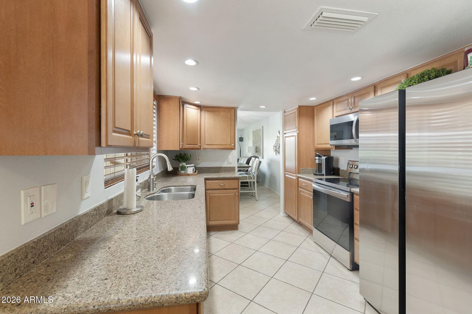 725 S ARROWWOOD Way, Mesa, AZ 85208 — photo 5 of 46