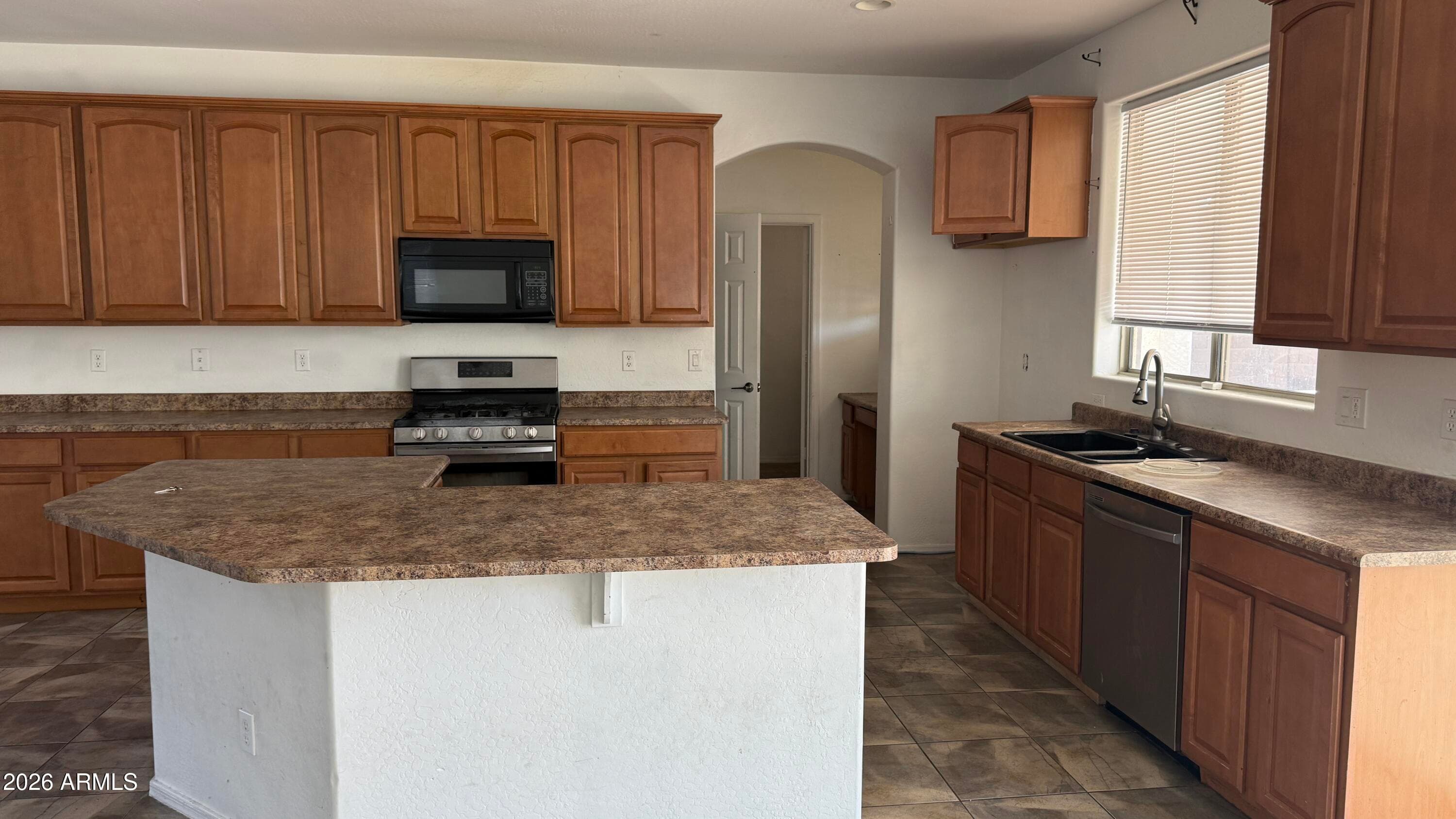 13916 N 135TH Drive, Surprise, AZ 85379 — photo 16 of 55