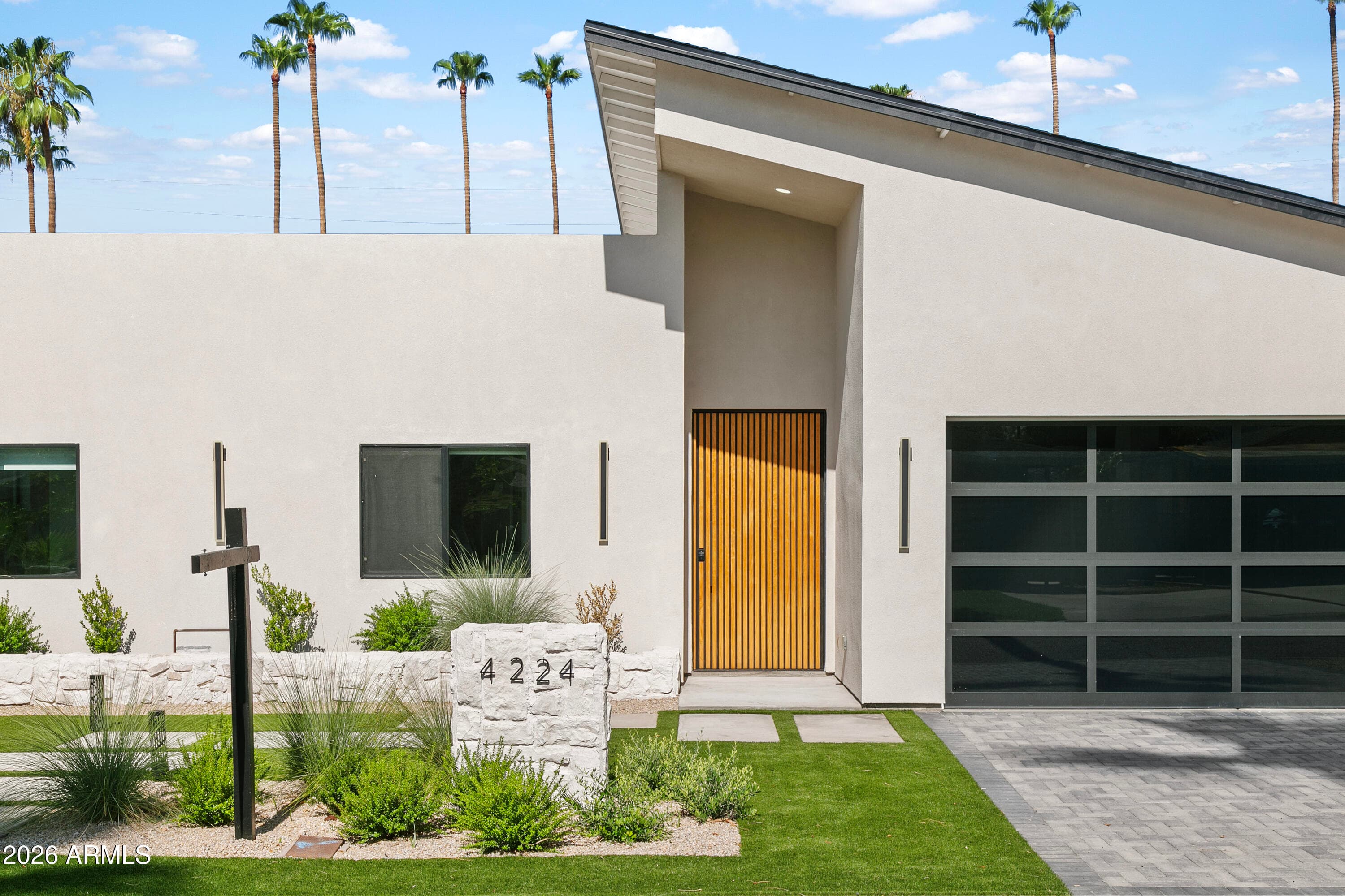 4224 N 35TH Place, Phoenix, AZ 85018 — photo 2 of 32