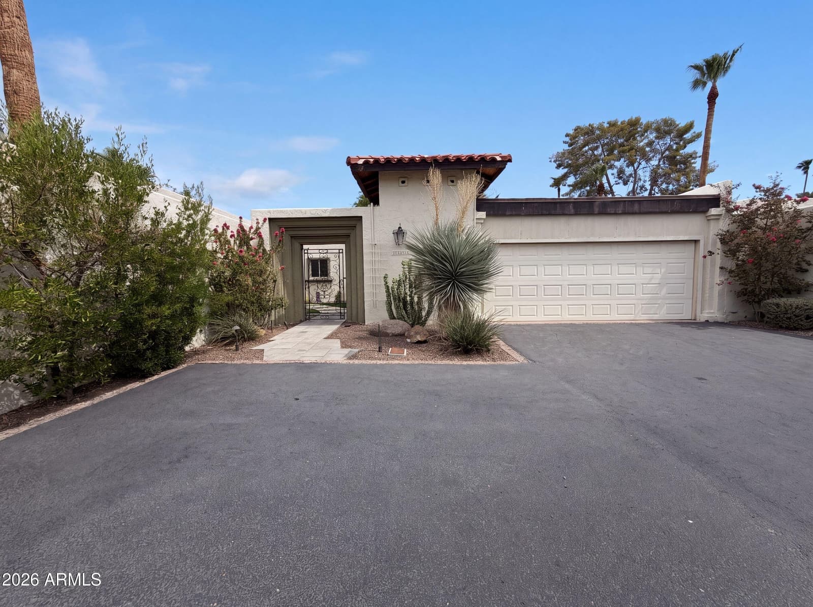 5341 N QUESTA TIERRA Drive, Phoenix, AZ 85012 — photo 1 of 27
