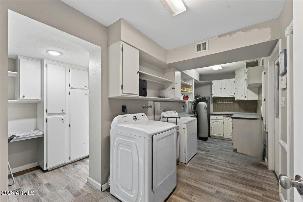 3135 W AUGUSTA Avenue, Phoenix, AZ 85051 — photo 12 of 31