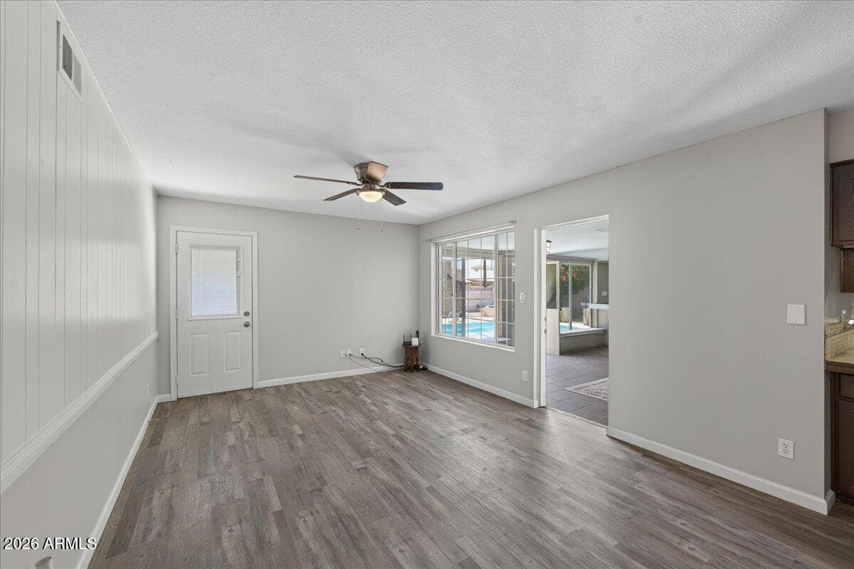 3135 W AUGUSTA Avenue, Phoenix, AZ 85051 — photo 15 of 31