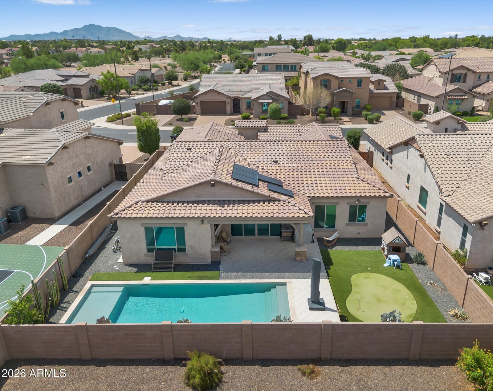 992 E PARKVIEW Drive, Gilbert, AZ 85295 — photo 49 of 67
