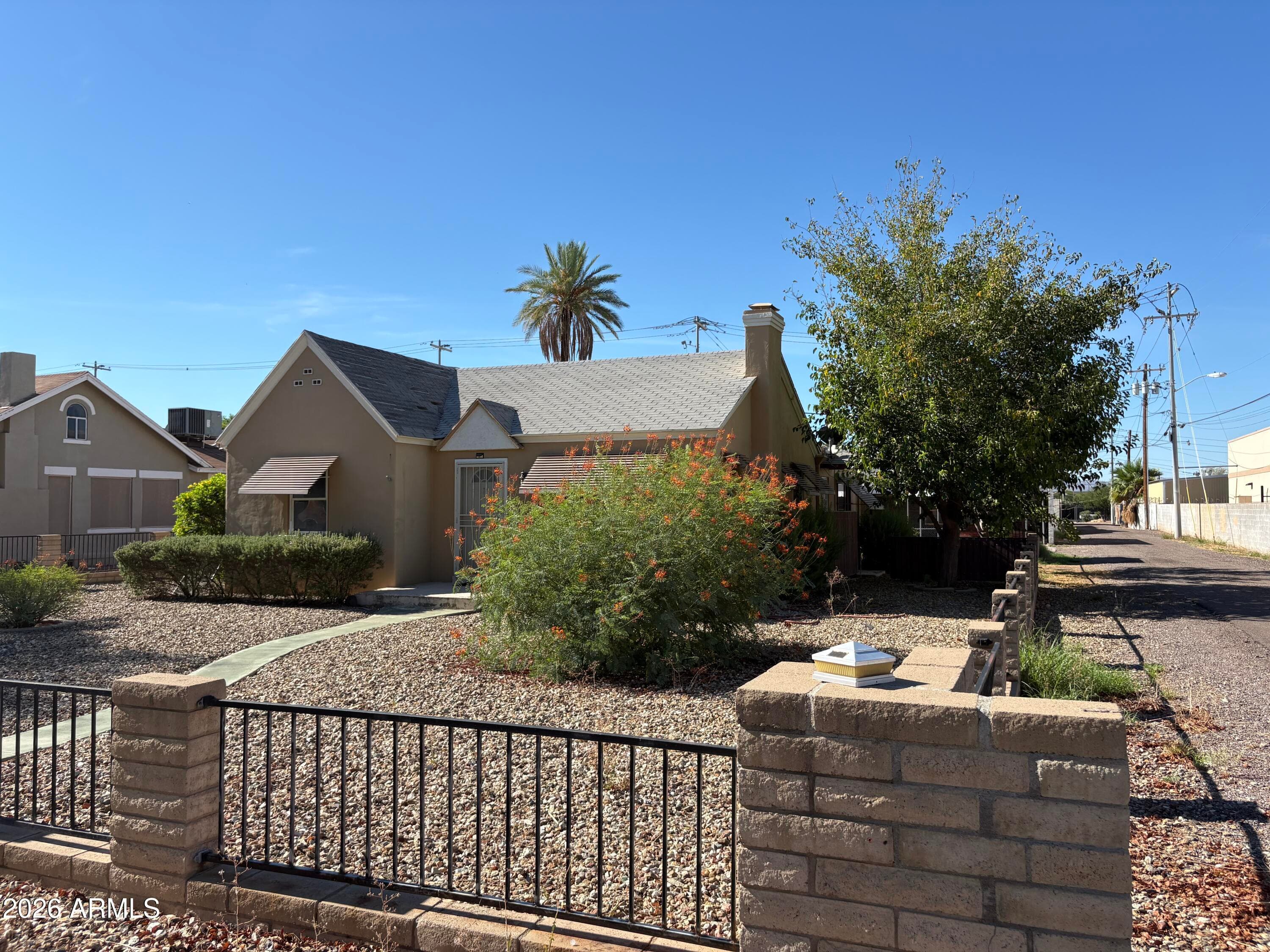 1617 E EARLL Drive, Phoenix, AZ 85016 — photo 4 of 27