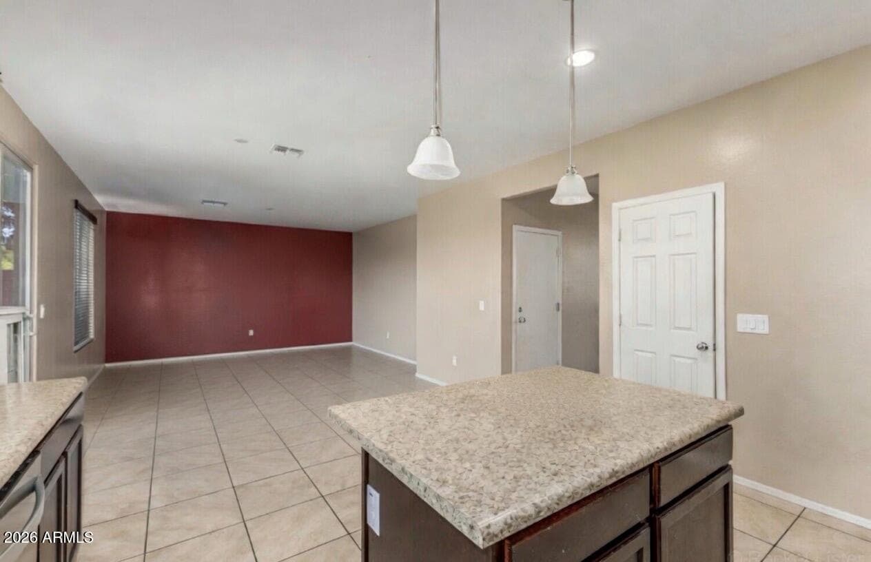 4730 W GELDING Drive, Glendale, AZ 85306 — photo 8 of 39