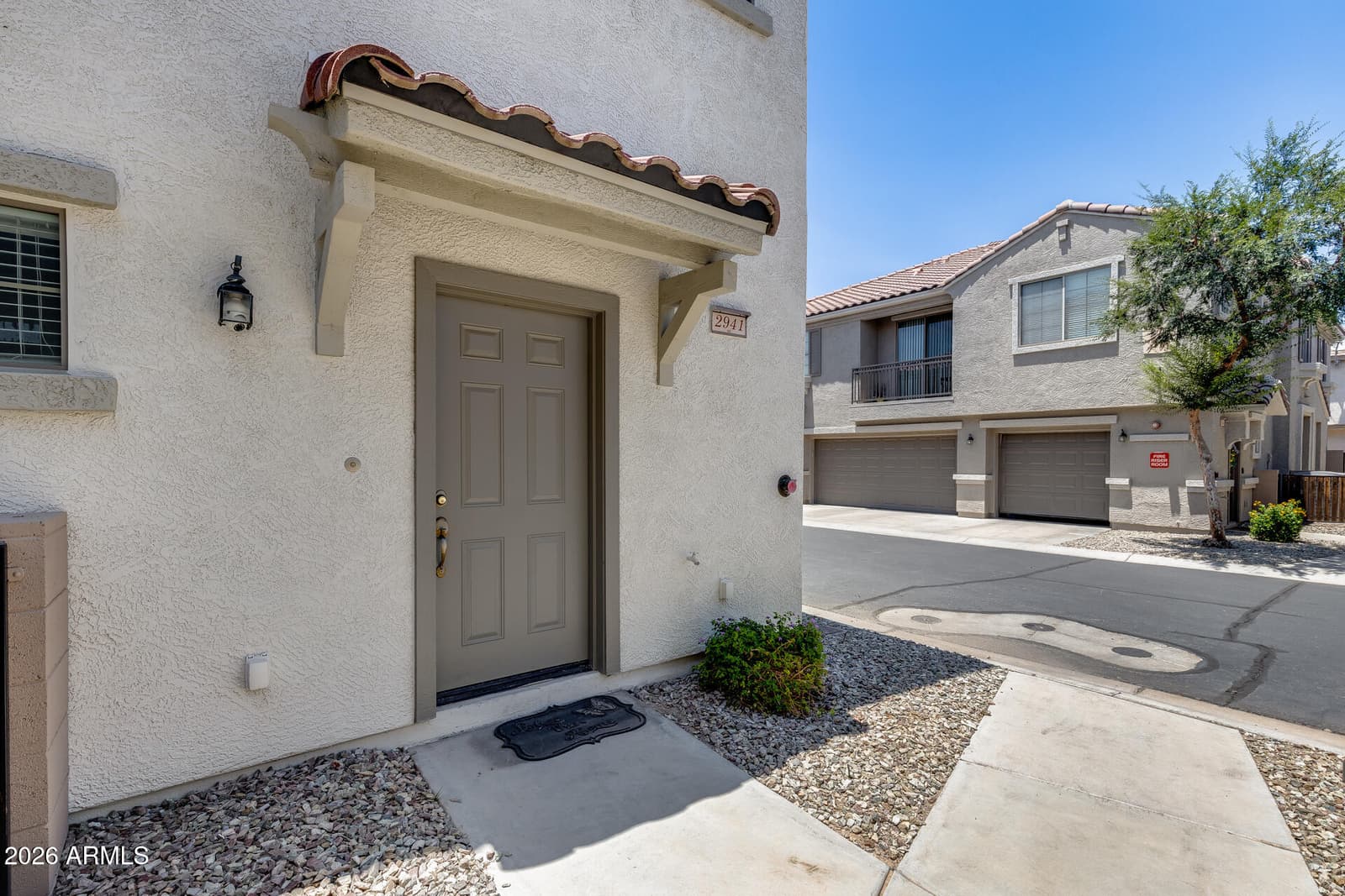 2941 E DARROW Street, Phoenix, AZ 85042 — photo 9 of 49